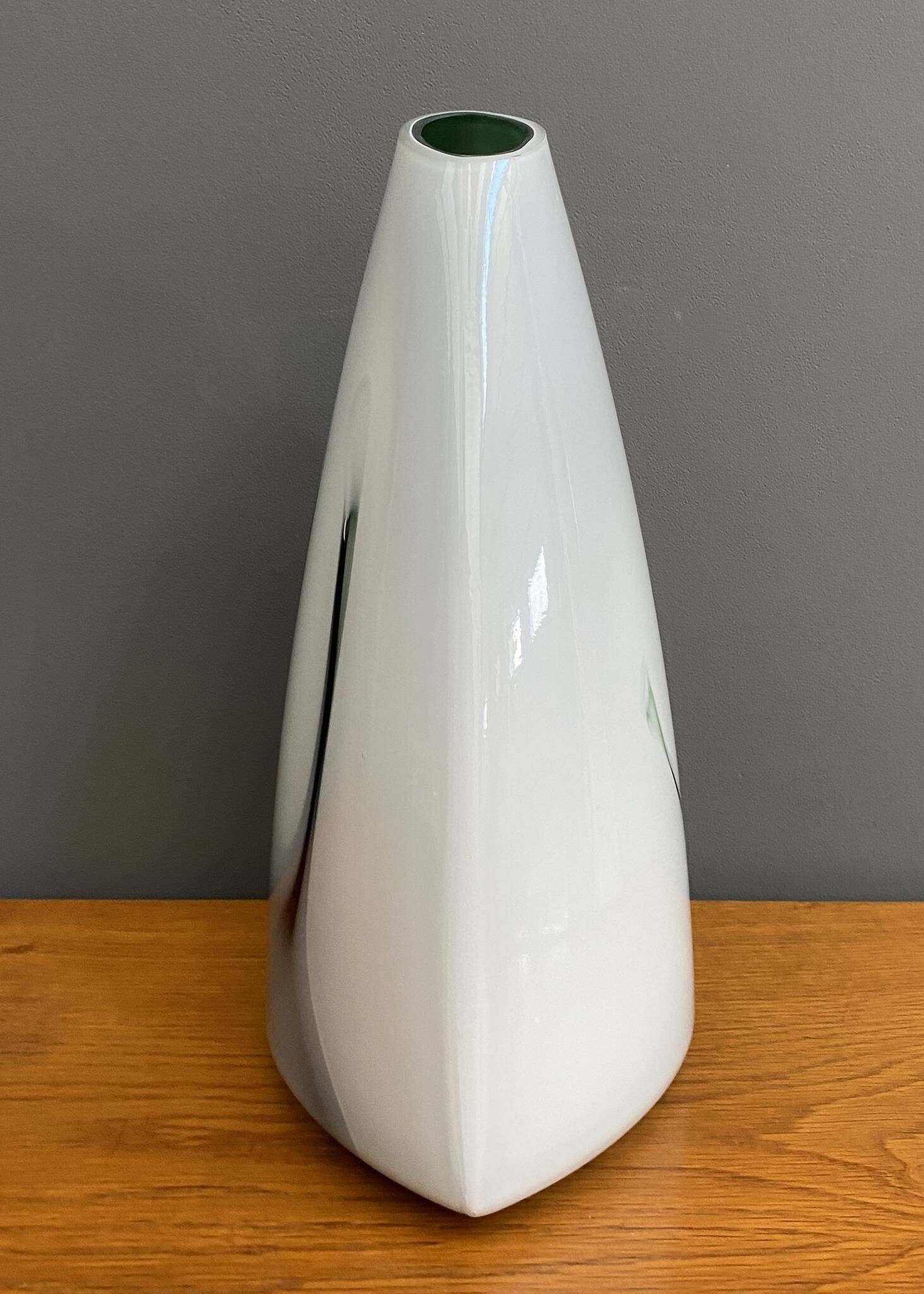 White and Green glass vase by Pomax Hom collection