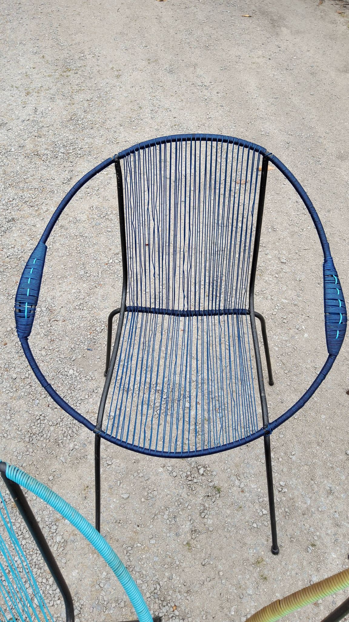 Set of 5 iron and scoubidou chairs from the 50/60s