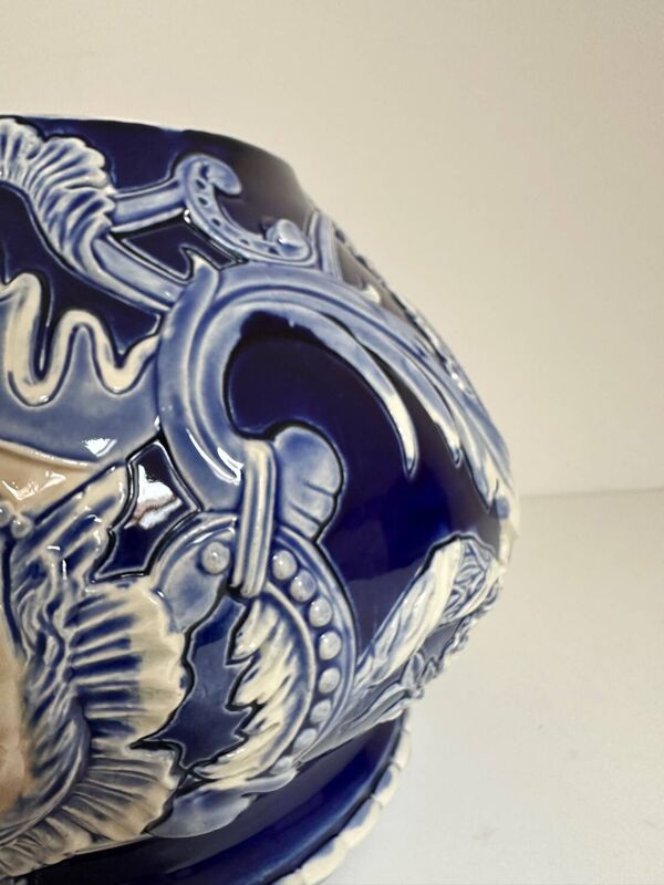 Vase - Cache pot en faïence baroque de Saint Clément, XIX eme