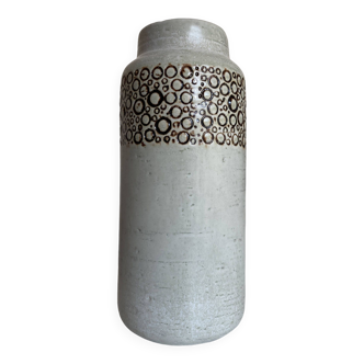 Scandinavian vase in incised sandstone 1970 to identify