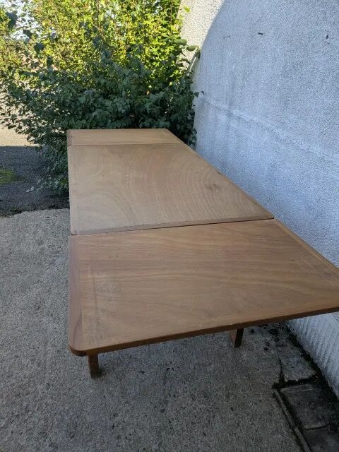 Extendable tables