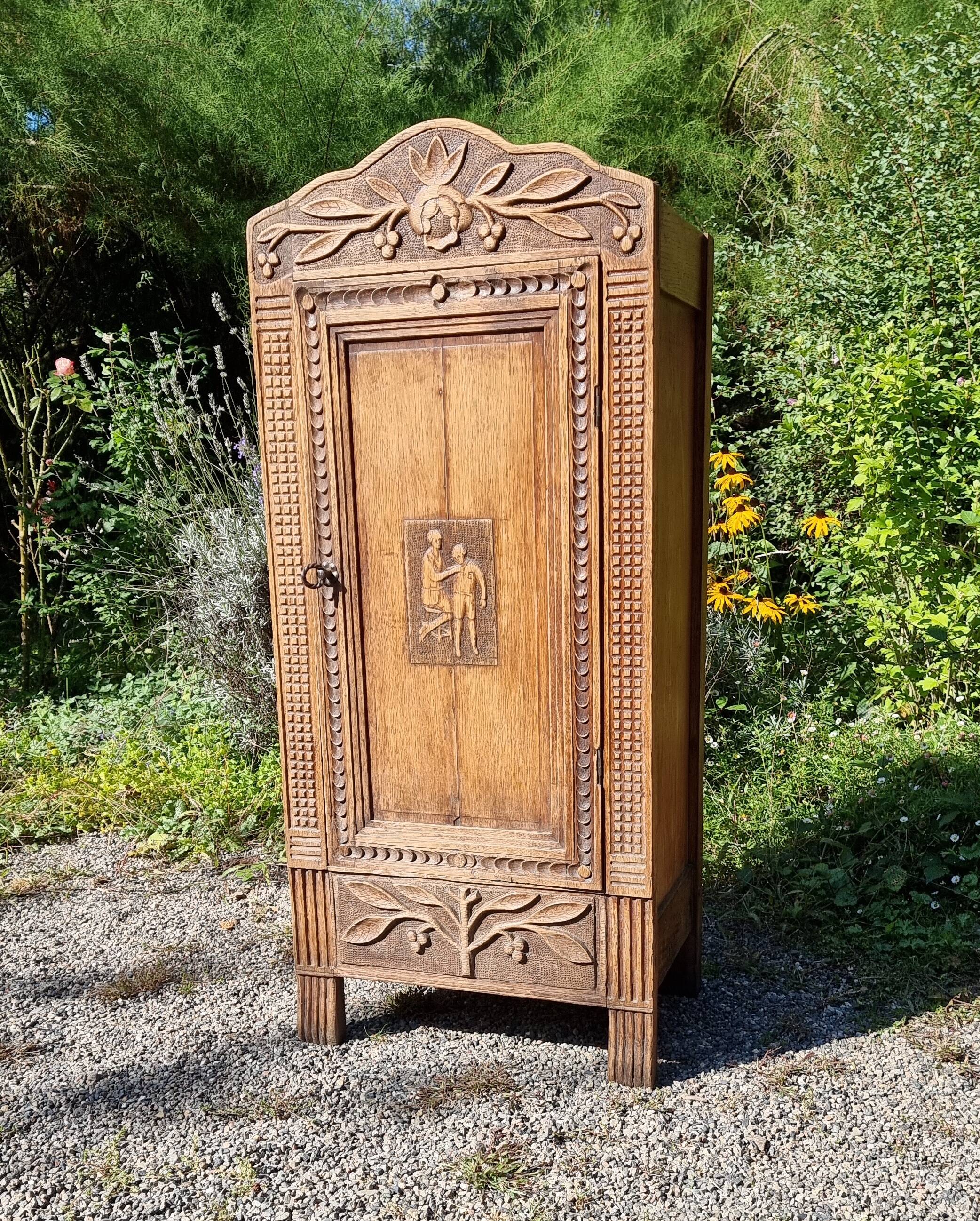Small piece of furniture with 1 door, old oak jam cupboard