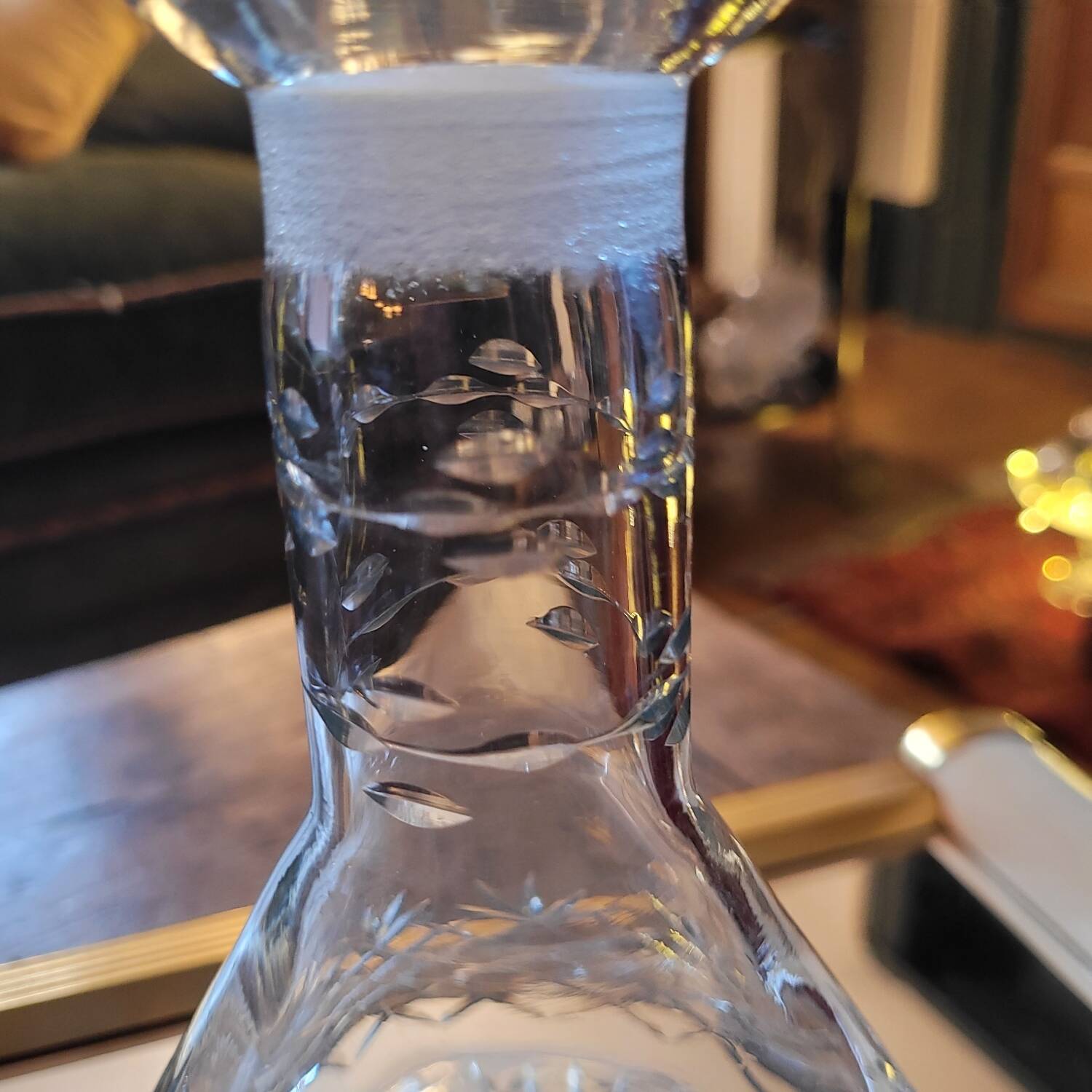 Carafe verre taillé, décor losangé & bouchon diamantaire 60's