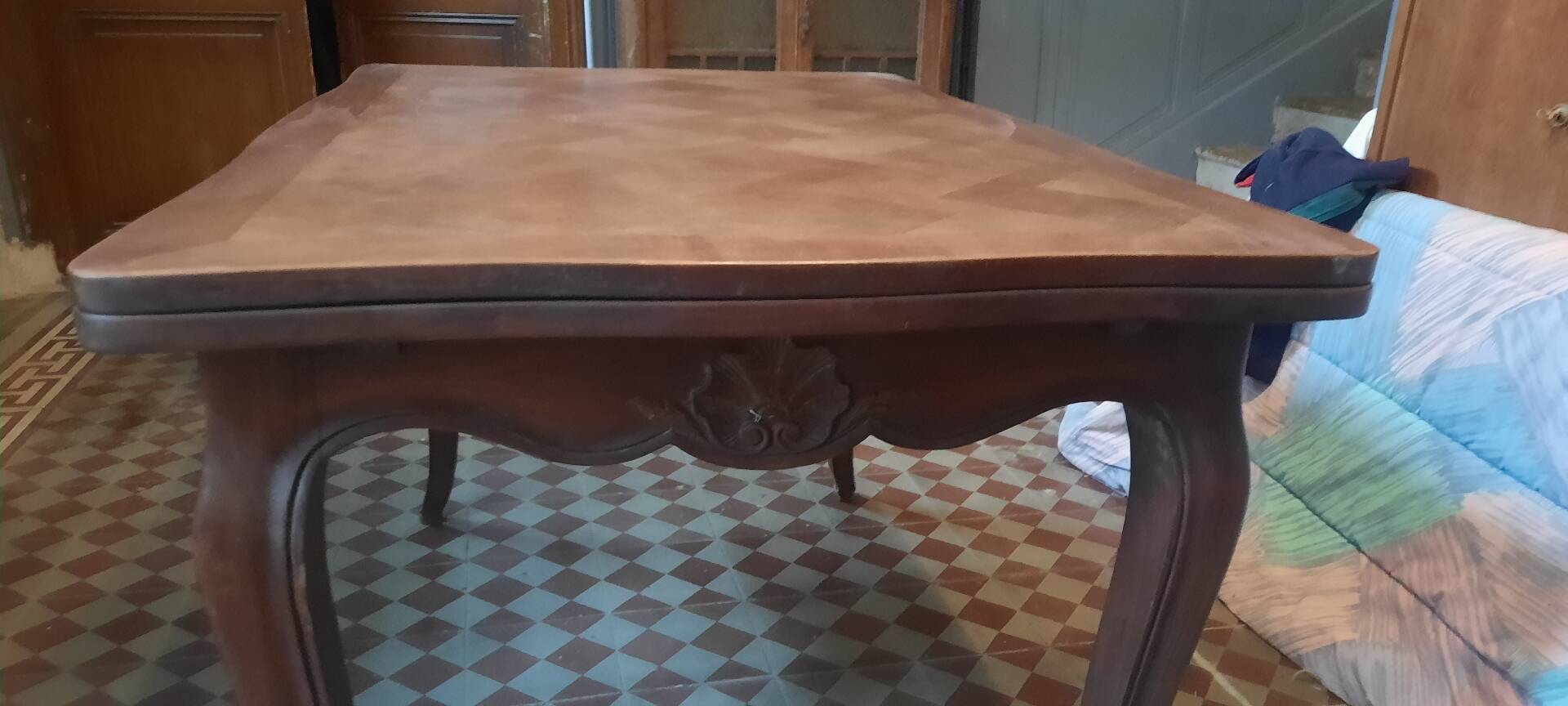 Extendable table