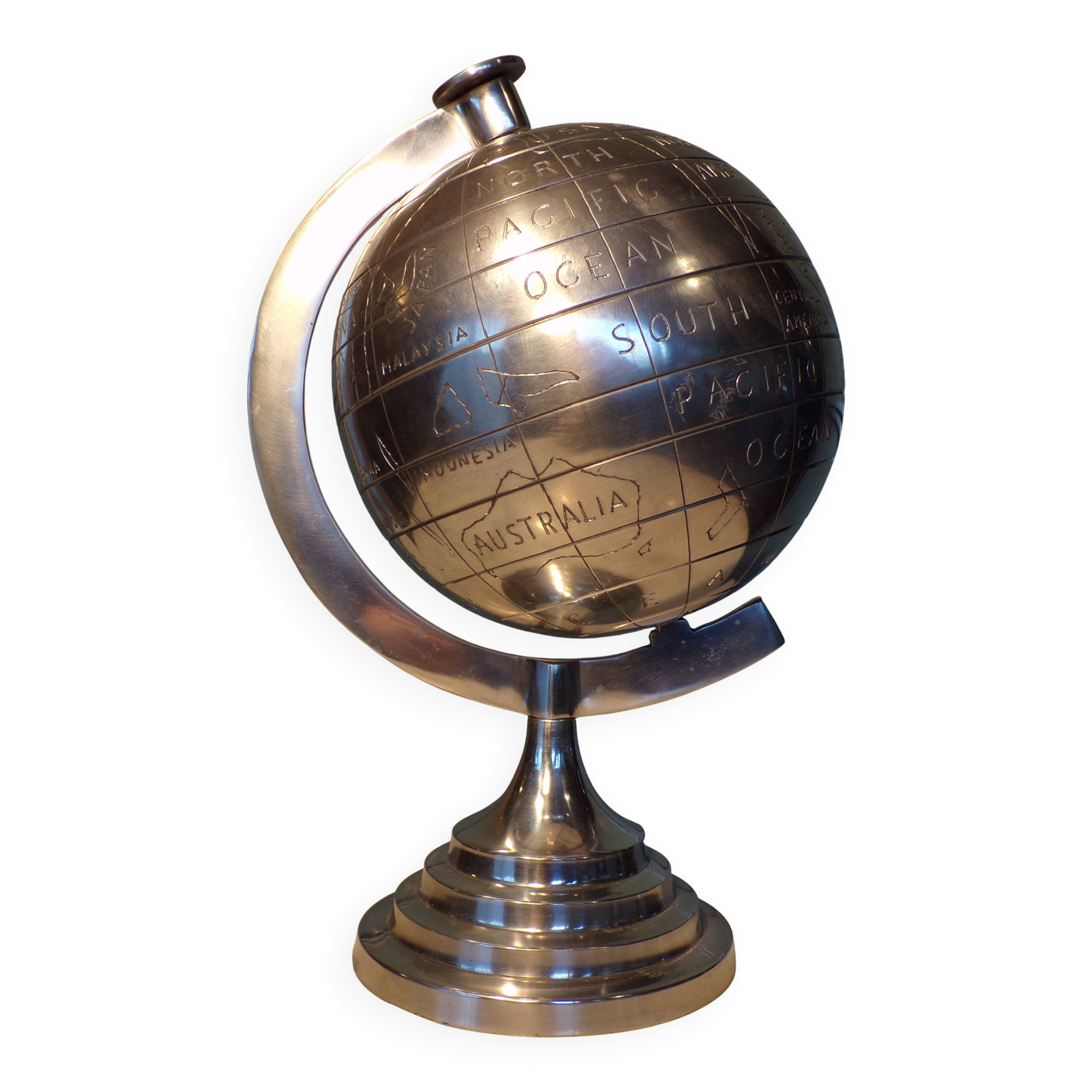 Metal globe