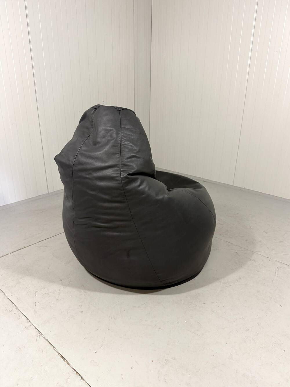 Zanotta Sacco large model leather beanbag lounge chair 1980’s