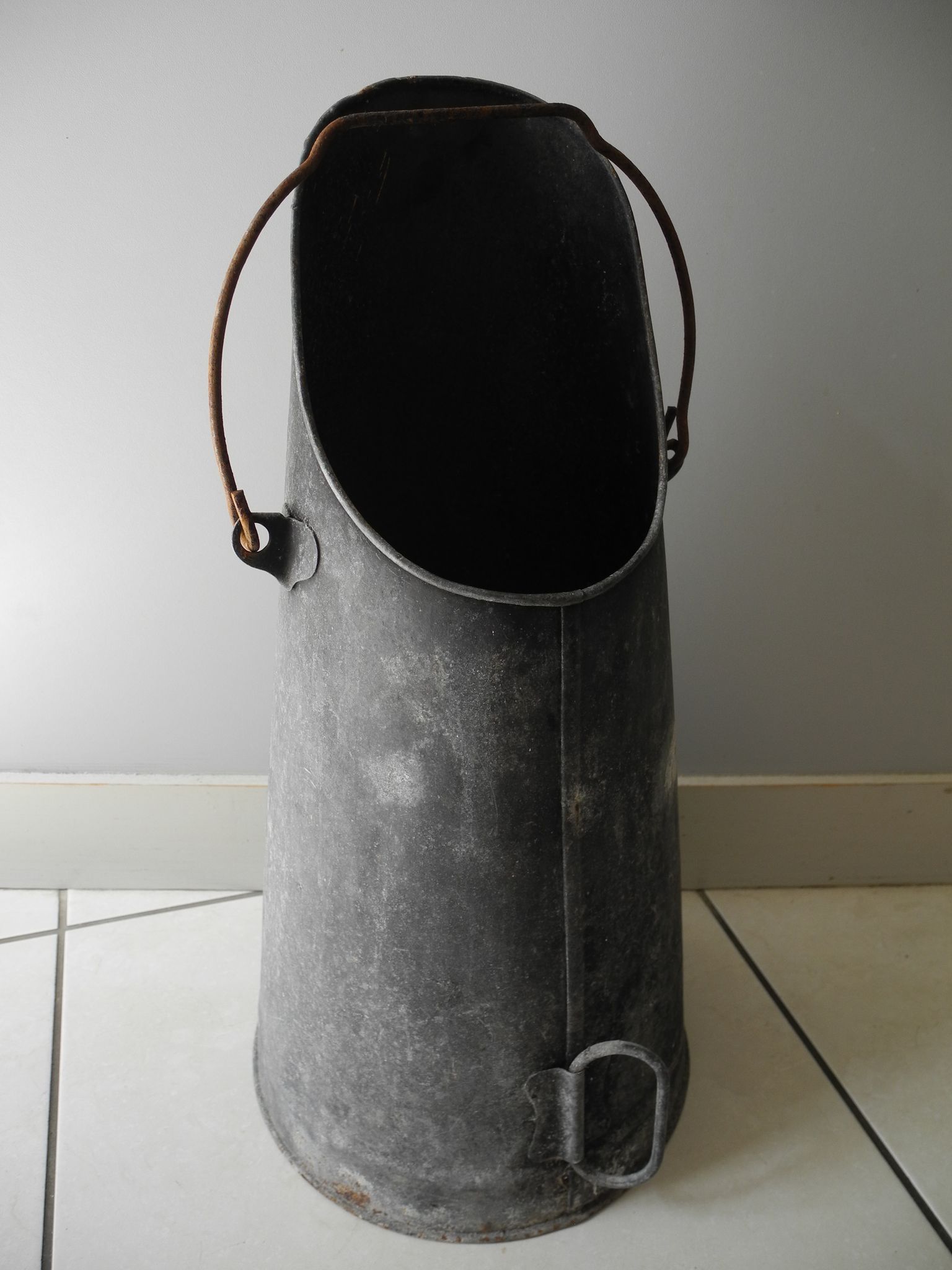 Old bucket coal zinc old zinc coal bucket zinkkohleeimer rustic decoration