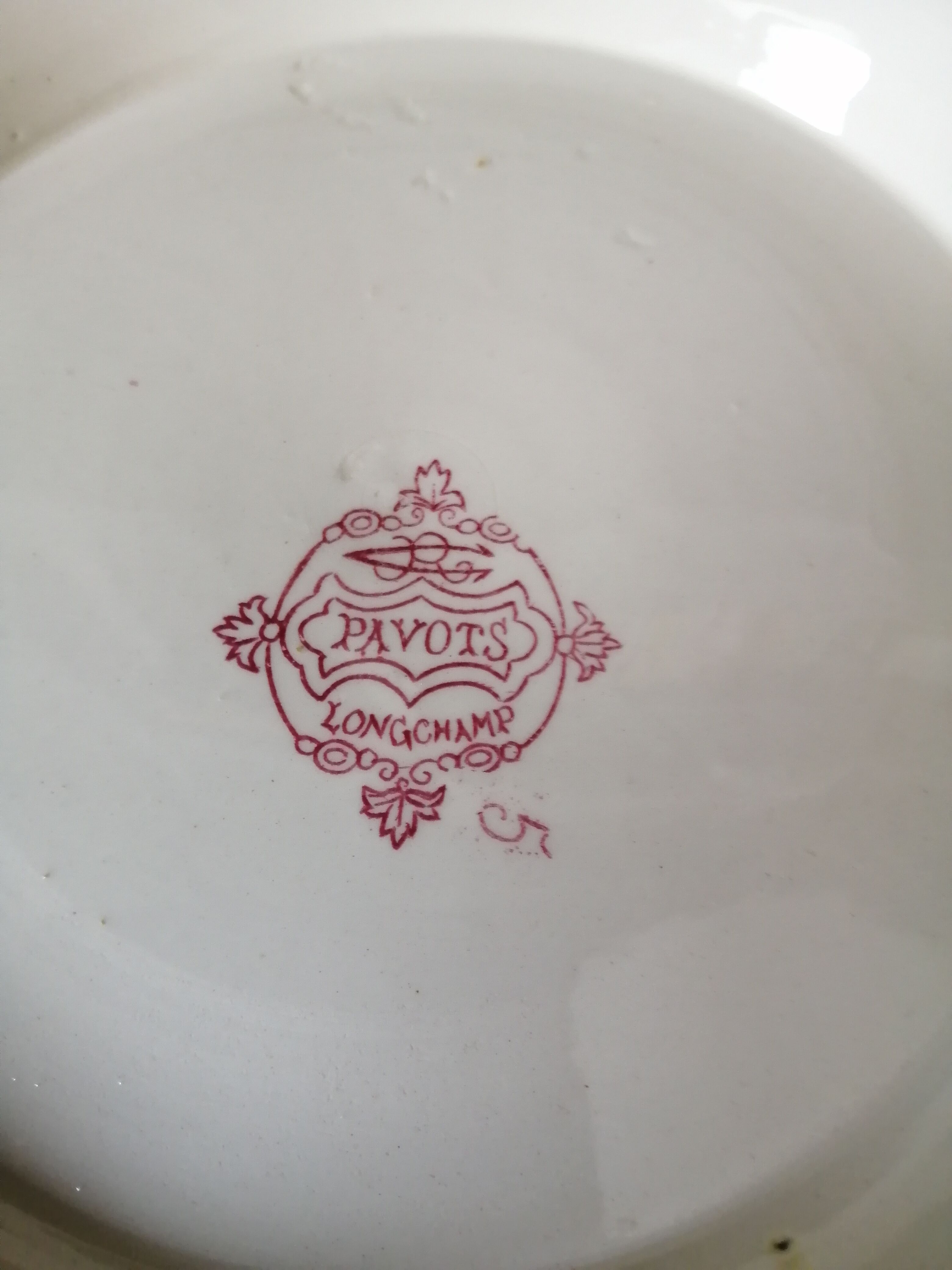 Longchamp toilet basin