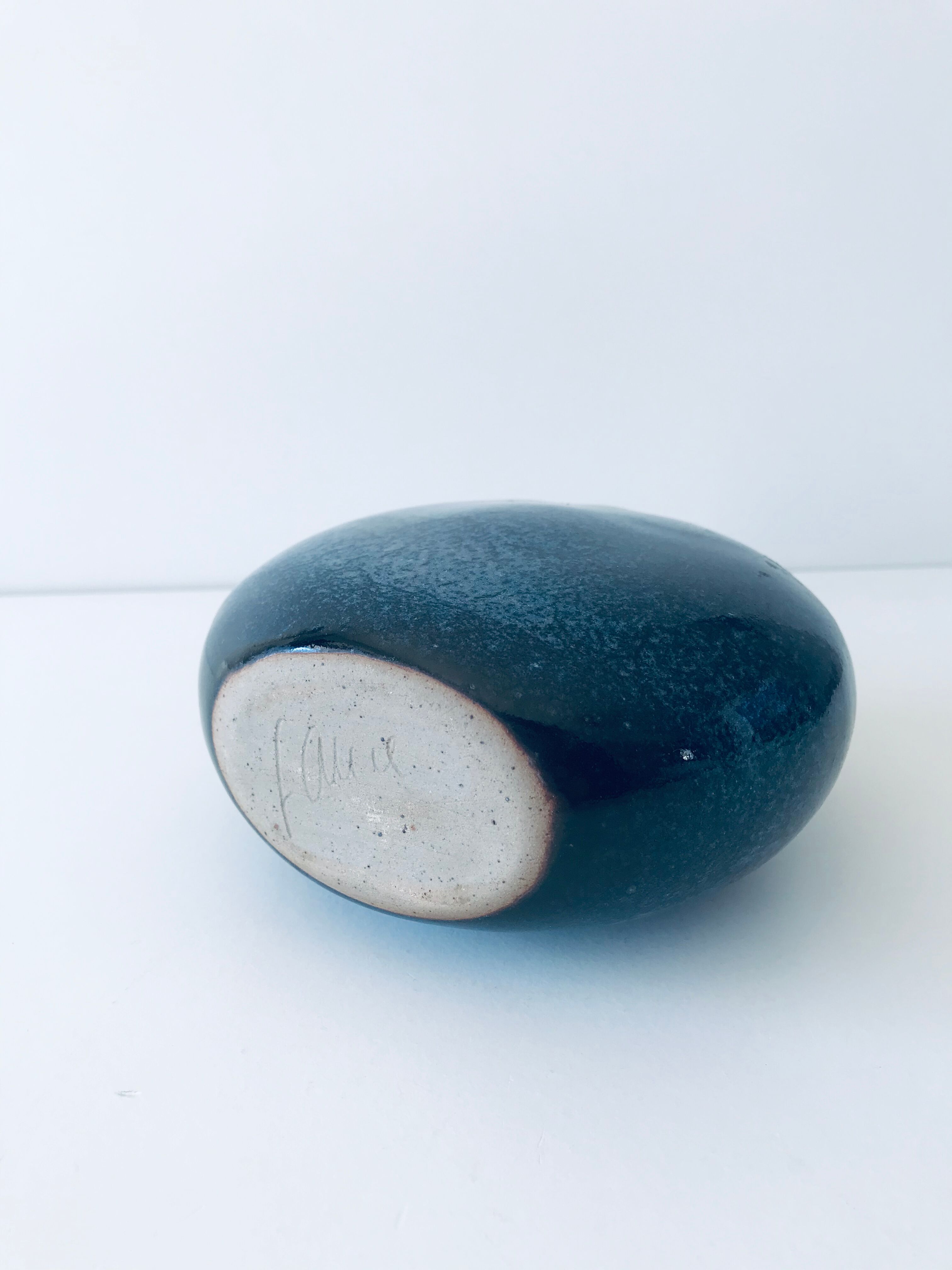 Pique ceramic flowers signed