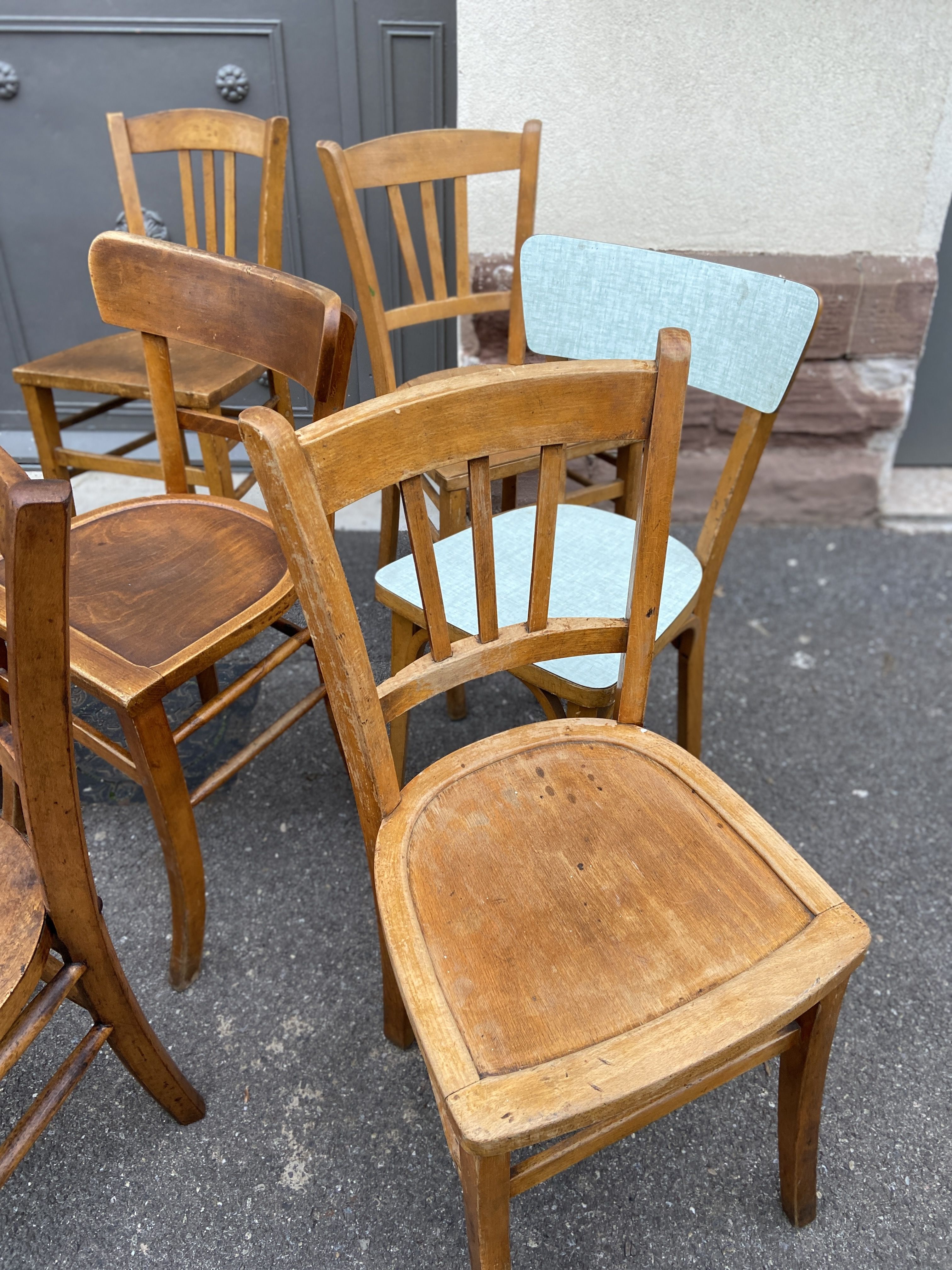 Set of 15 vintage curved wood coffee bistro chairs