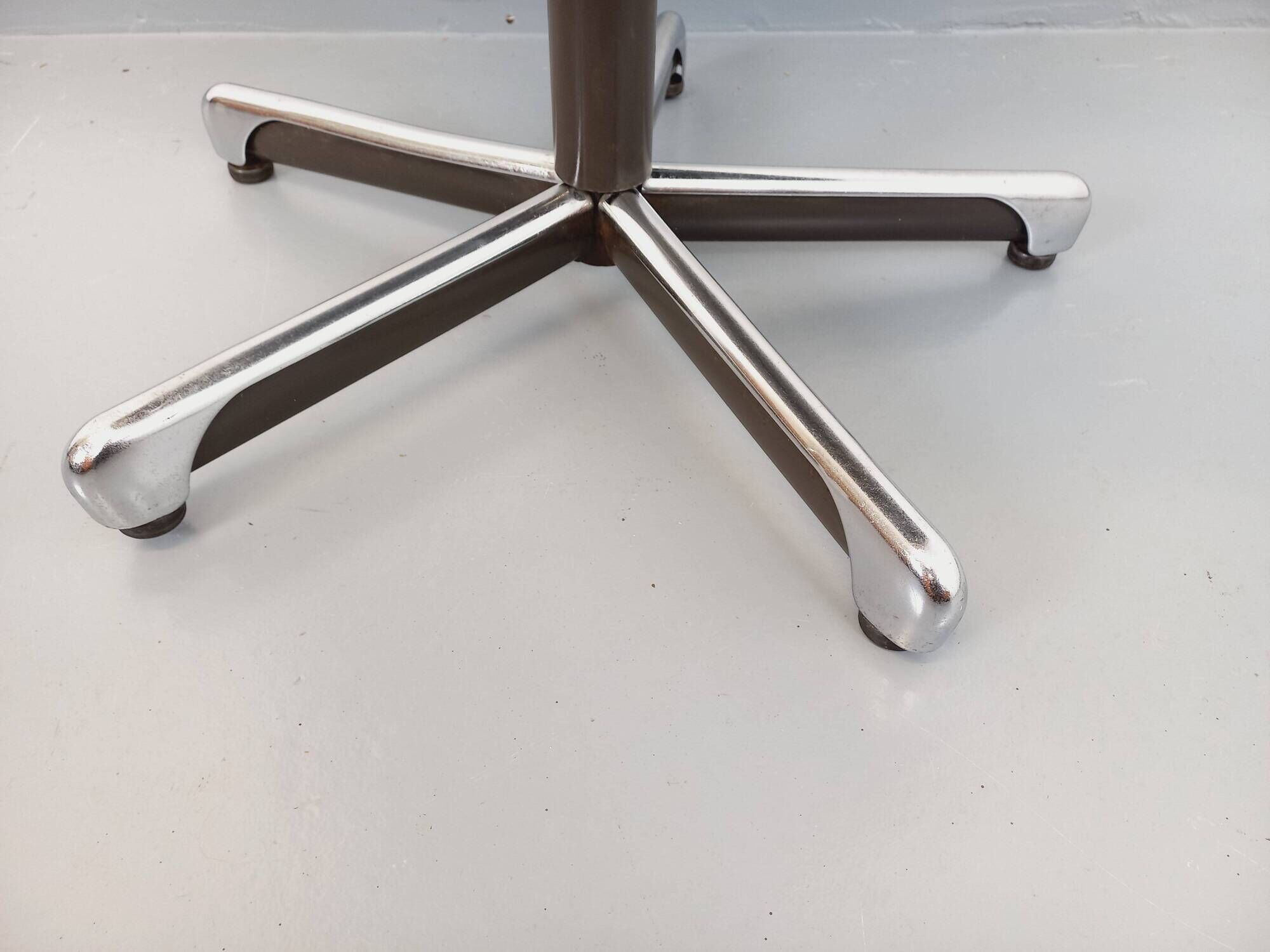 Vintage Steelcase Strafor office chair in chrome and fabric from the 70s