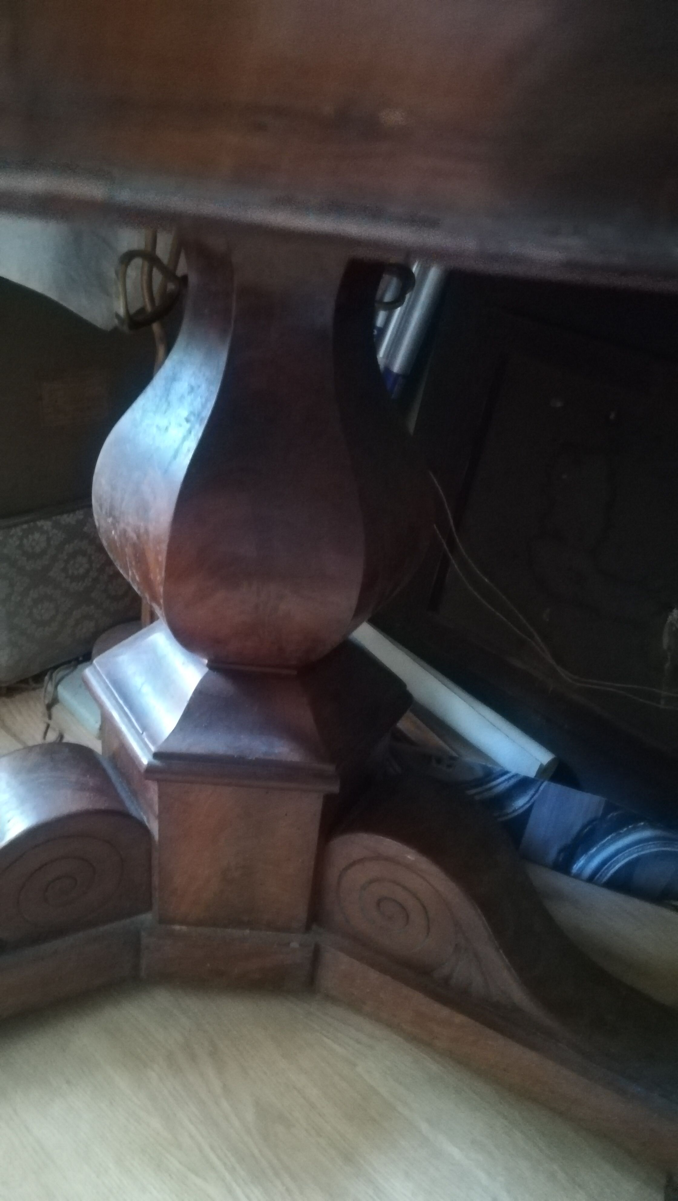 Table pedestal on Napoleon III marble, central foot