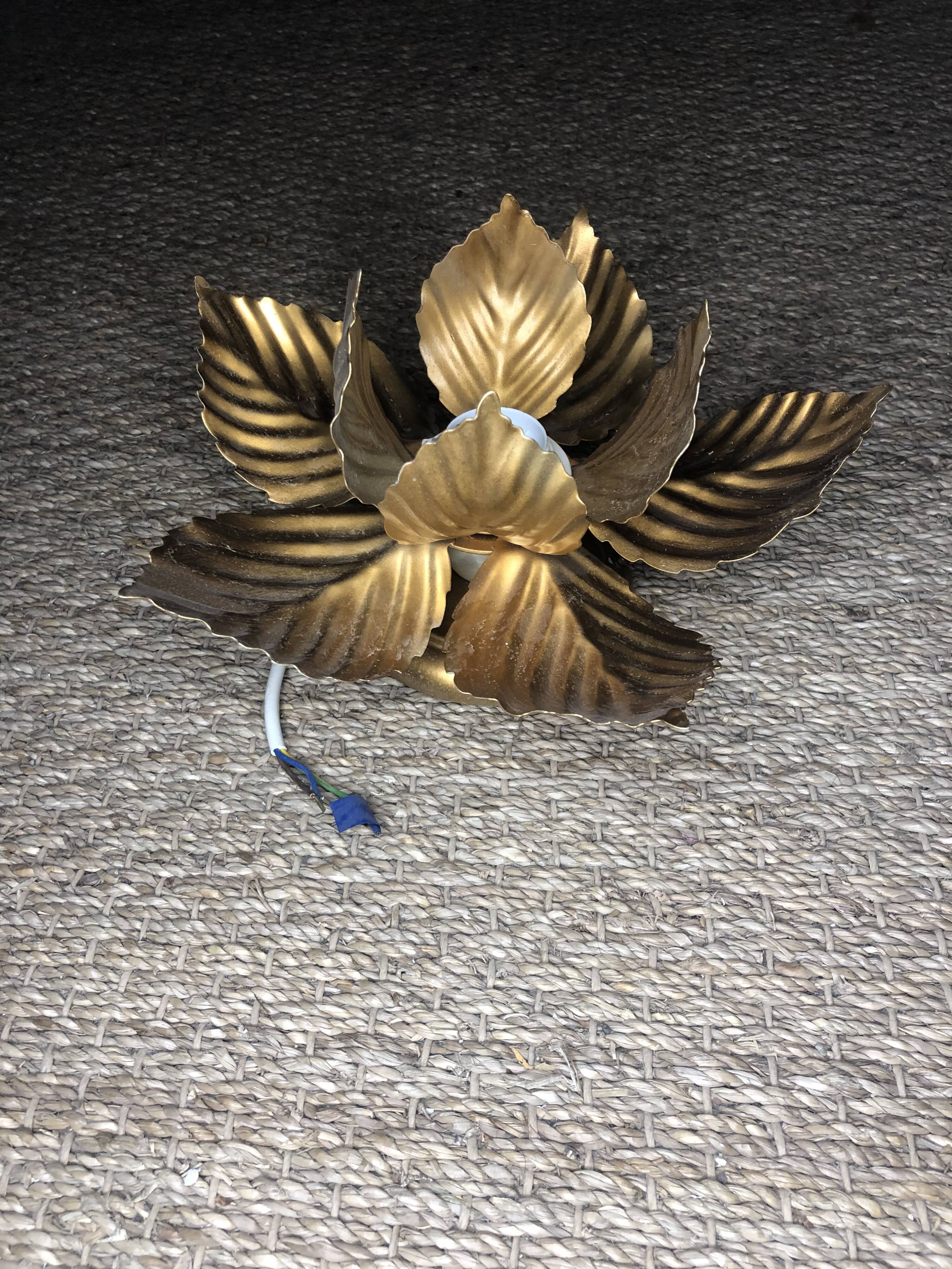 Vintage gold metal flower sconce