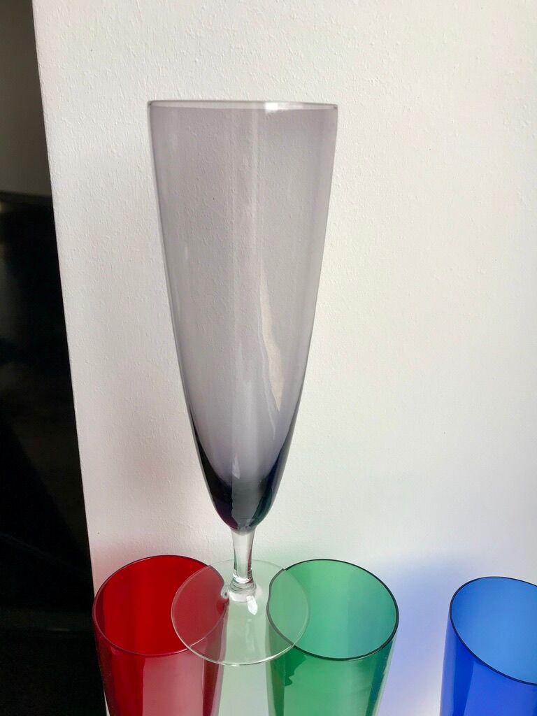 Set of 4 champagne flutes in colored glass 70s