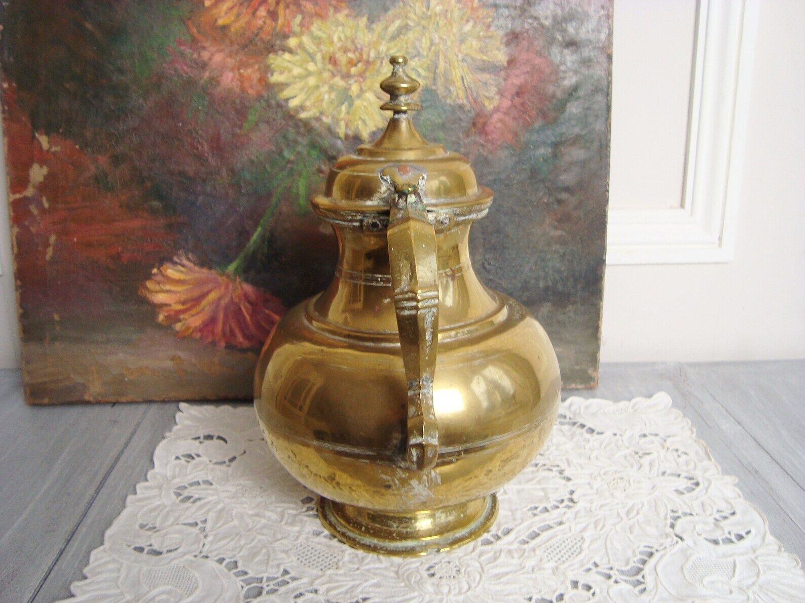 Vintage teapot signed brass decoration of North African style