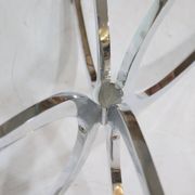 Table basse pieds araignée chromés et verre années 1970 Italie