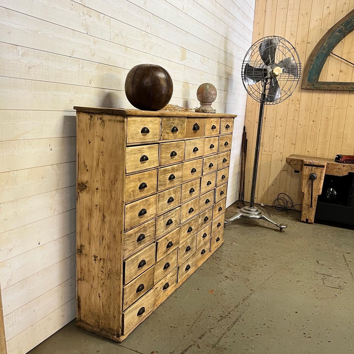 Trade furniture with workshop drawer