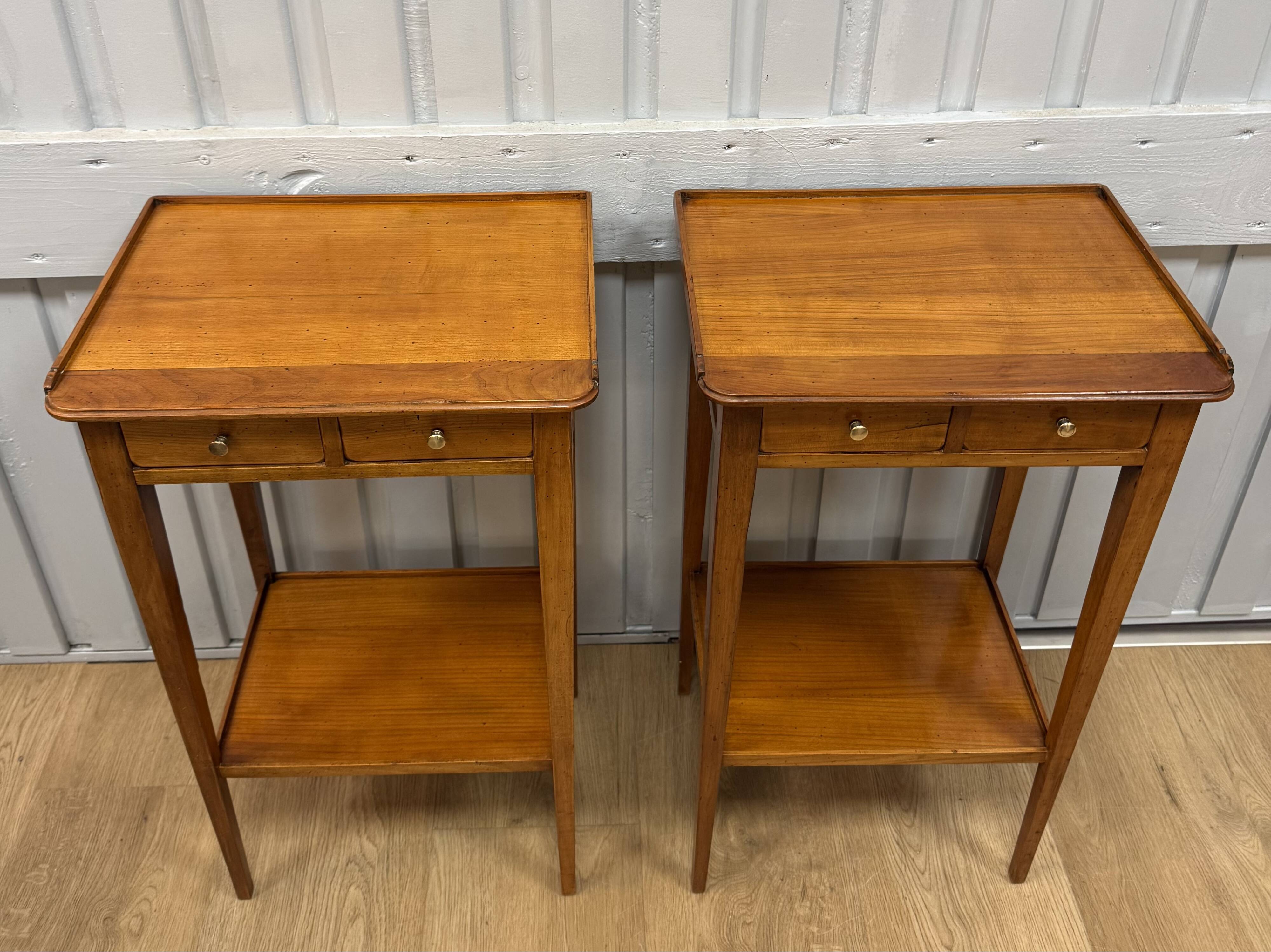Pair of small side tables in cherry wood.