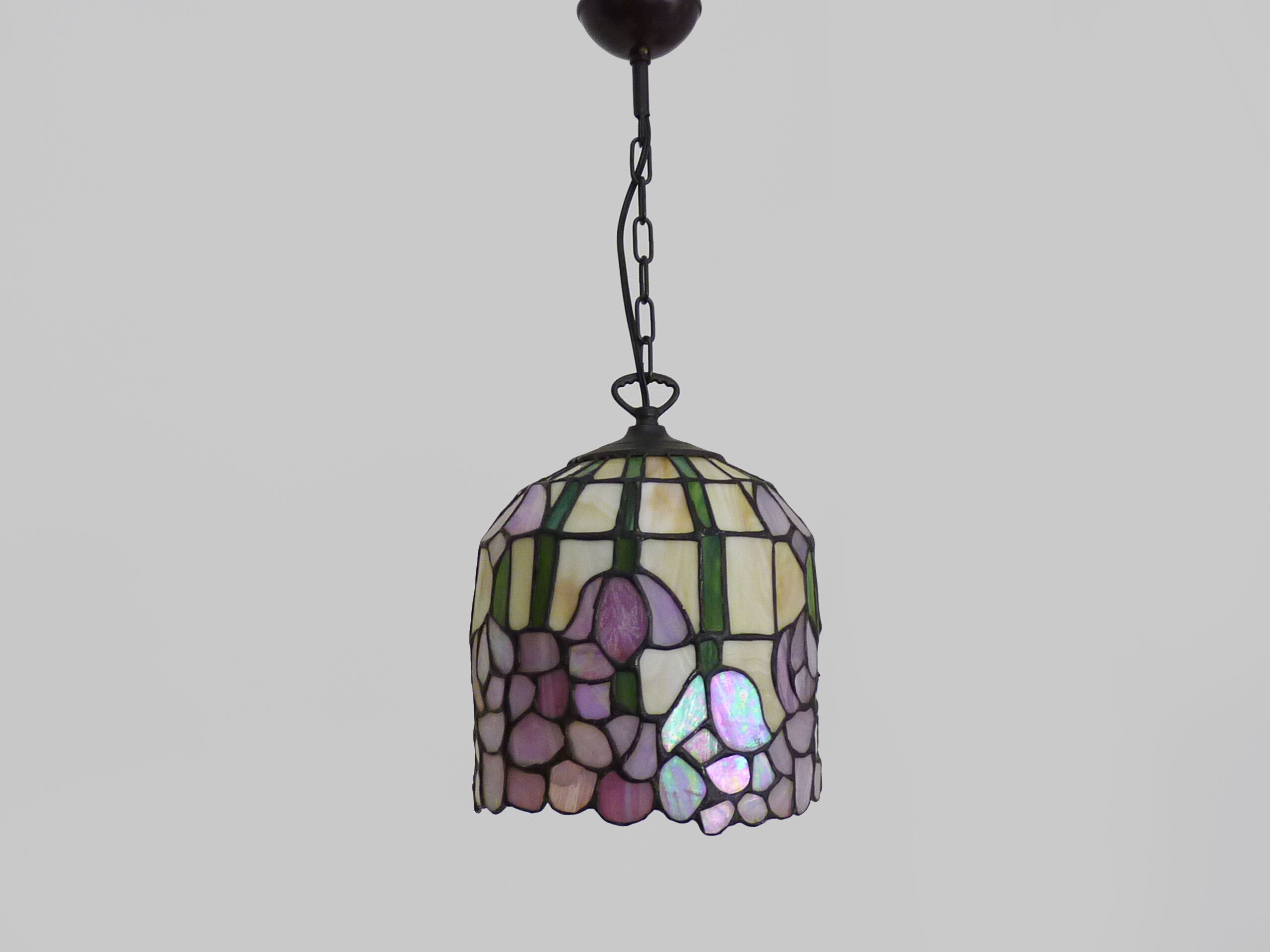 Tiffany pendant lamp in glass paste with floral decoration.