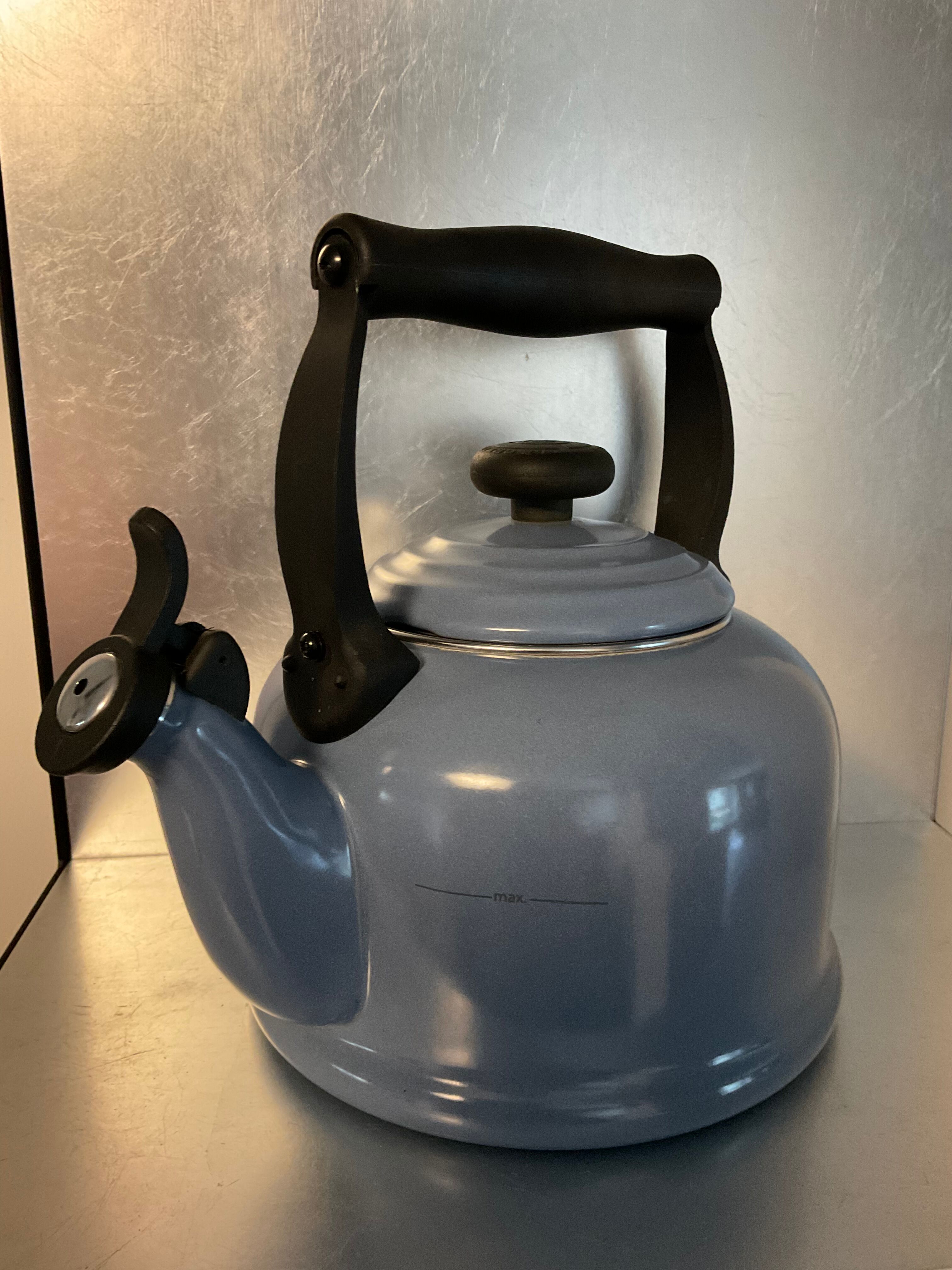 Kettle "le Creuset" 2.1 liters