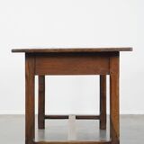 Table à manger française ancienne en chêne du 18ème siècle avec 2 tiroirs