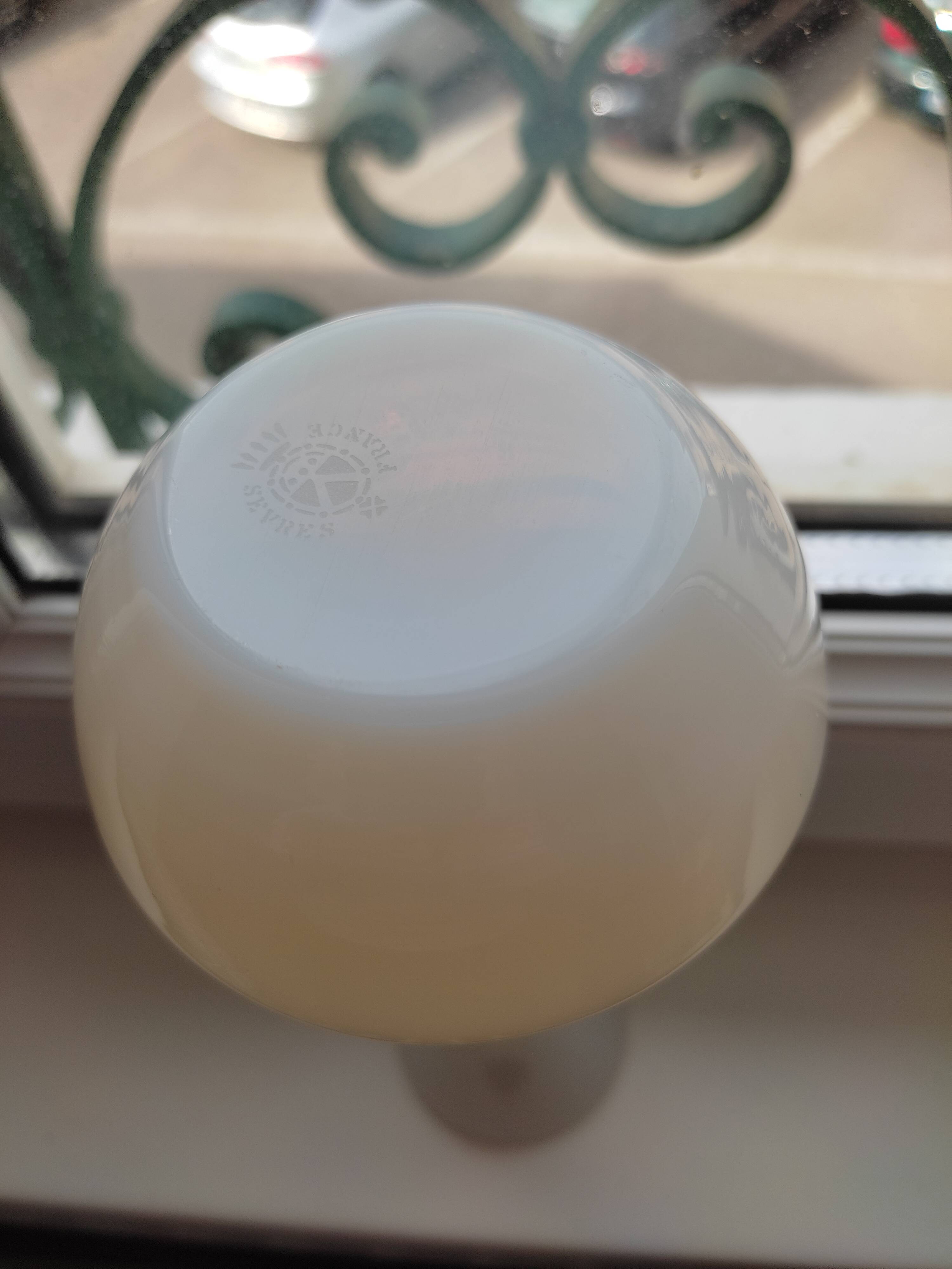 Baluster vase in opaline of Sèvres