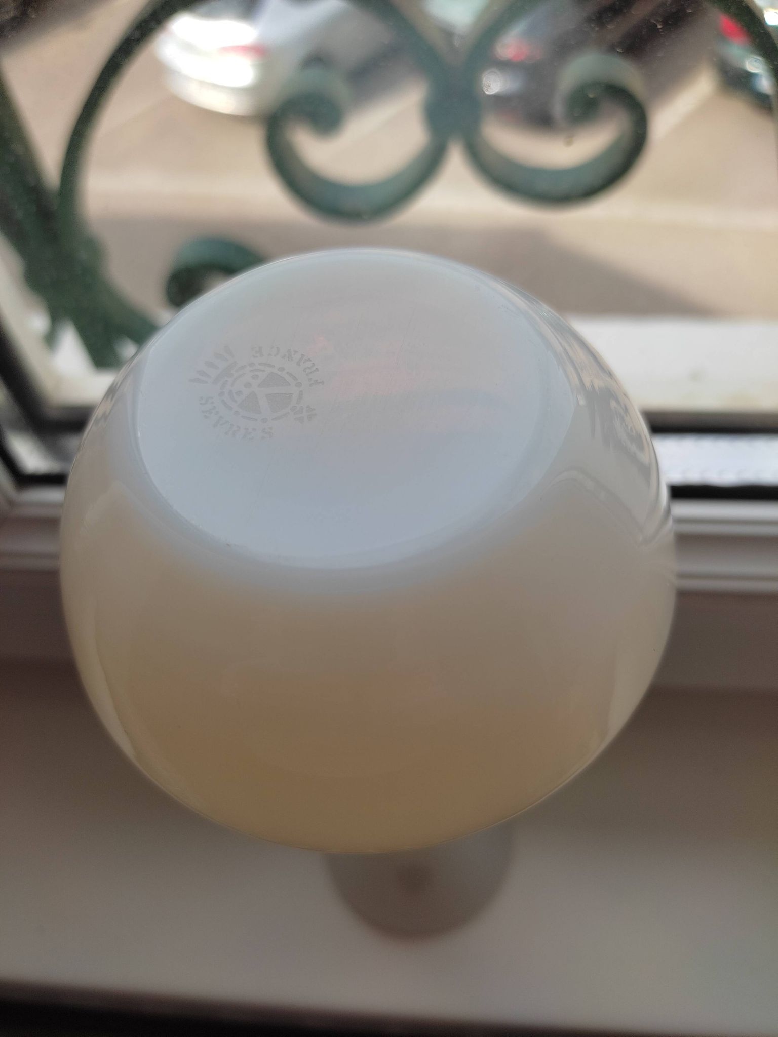 Baluster vase in opaline of Sèvres