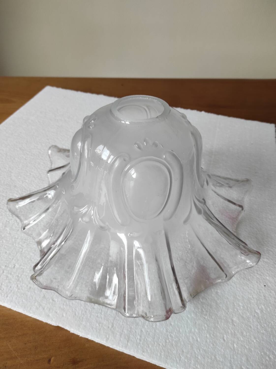 Abat-jour tulipe en verre transparent et translucide