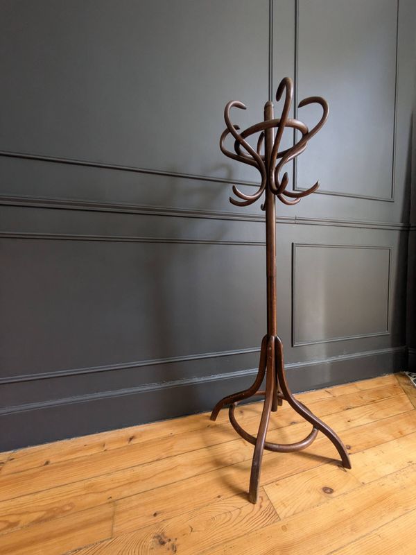 Porte manteau perroquet pour chambre d'enfant attribué à Thonet.