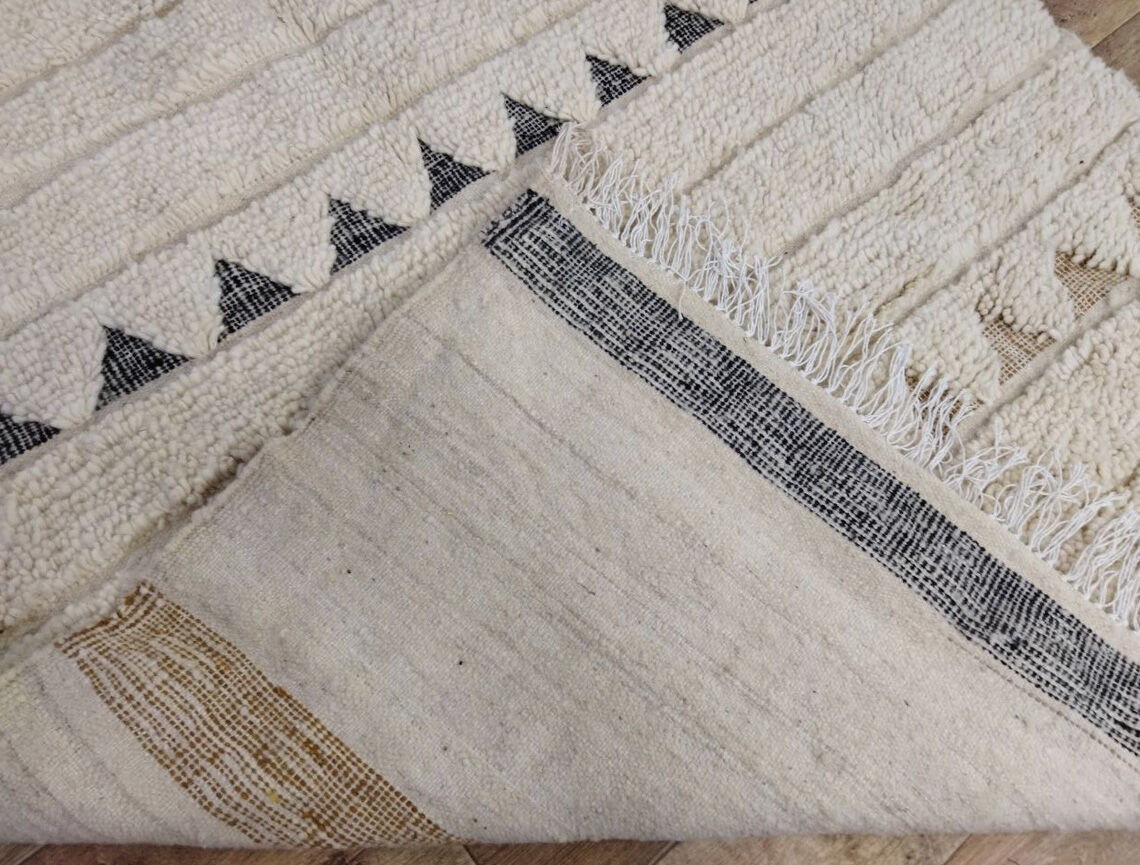 Moroccan carpet 257x150cm