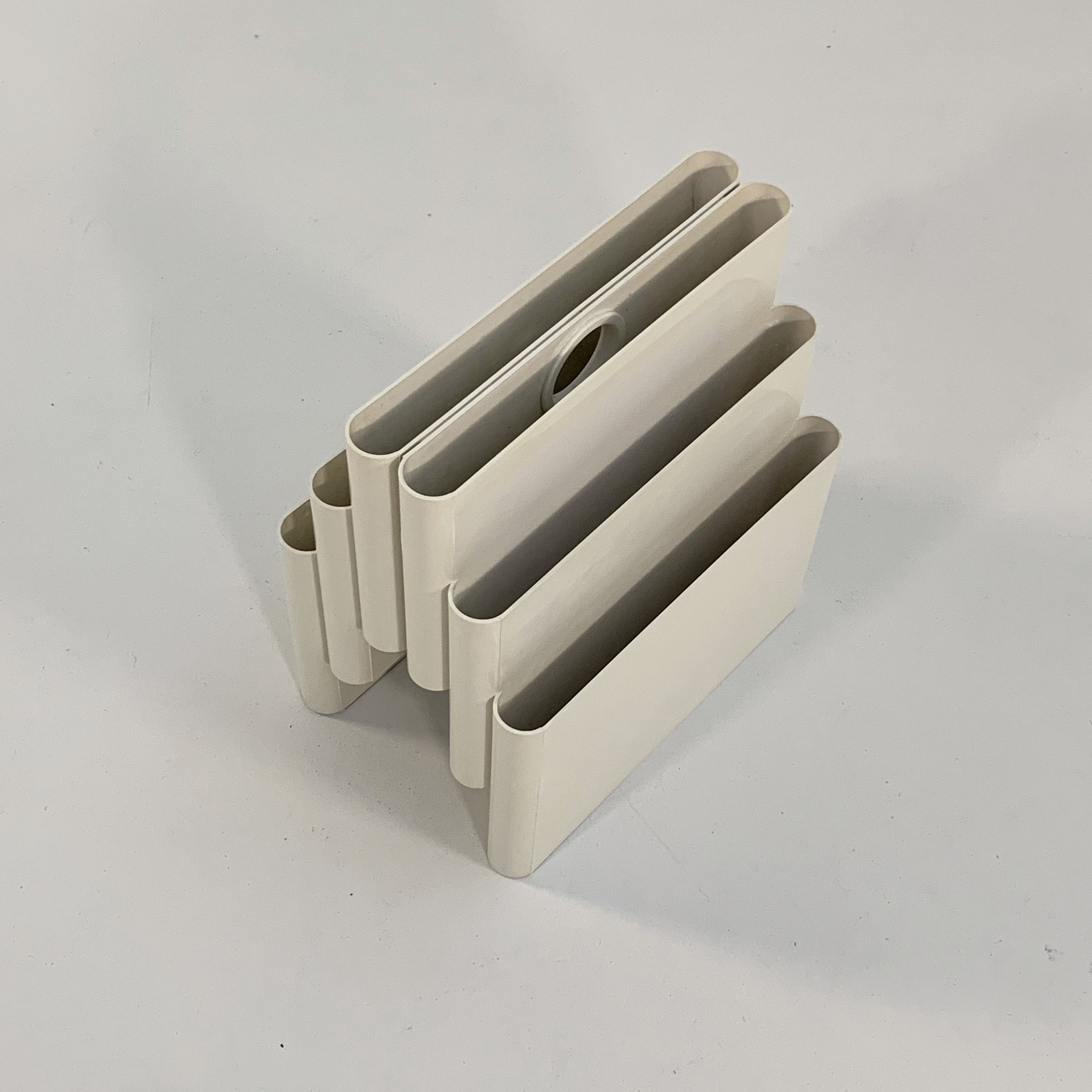 White magazine holder by Giotto Stoppino for Kartell, 1970