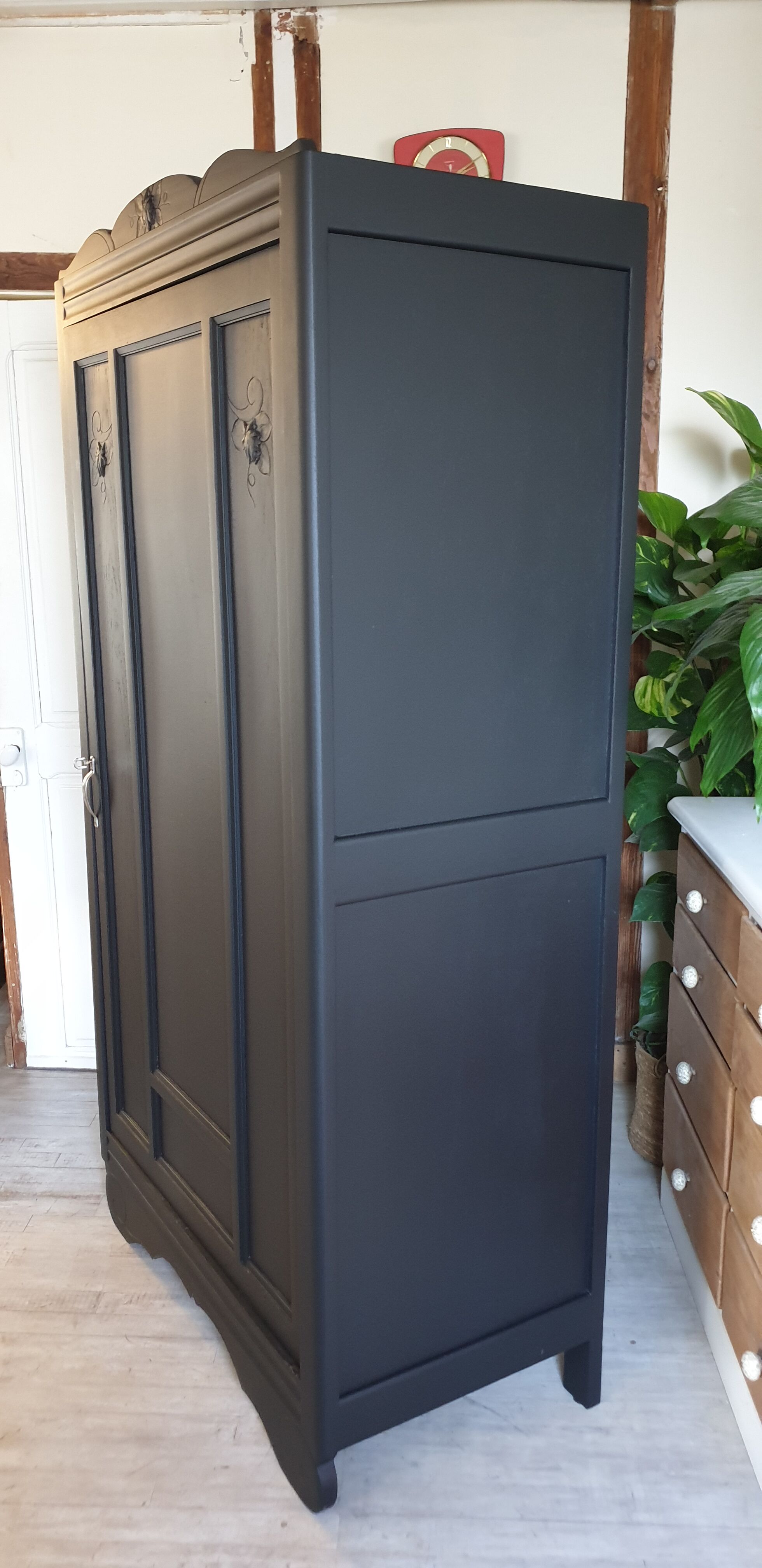 Black Parisian wardrobe