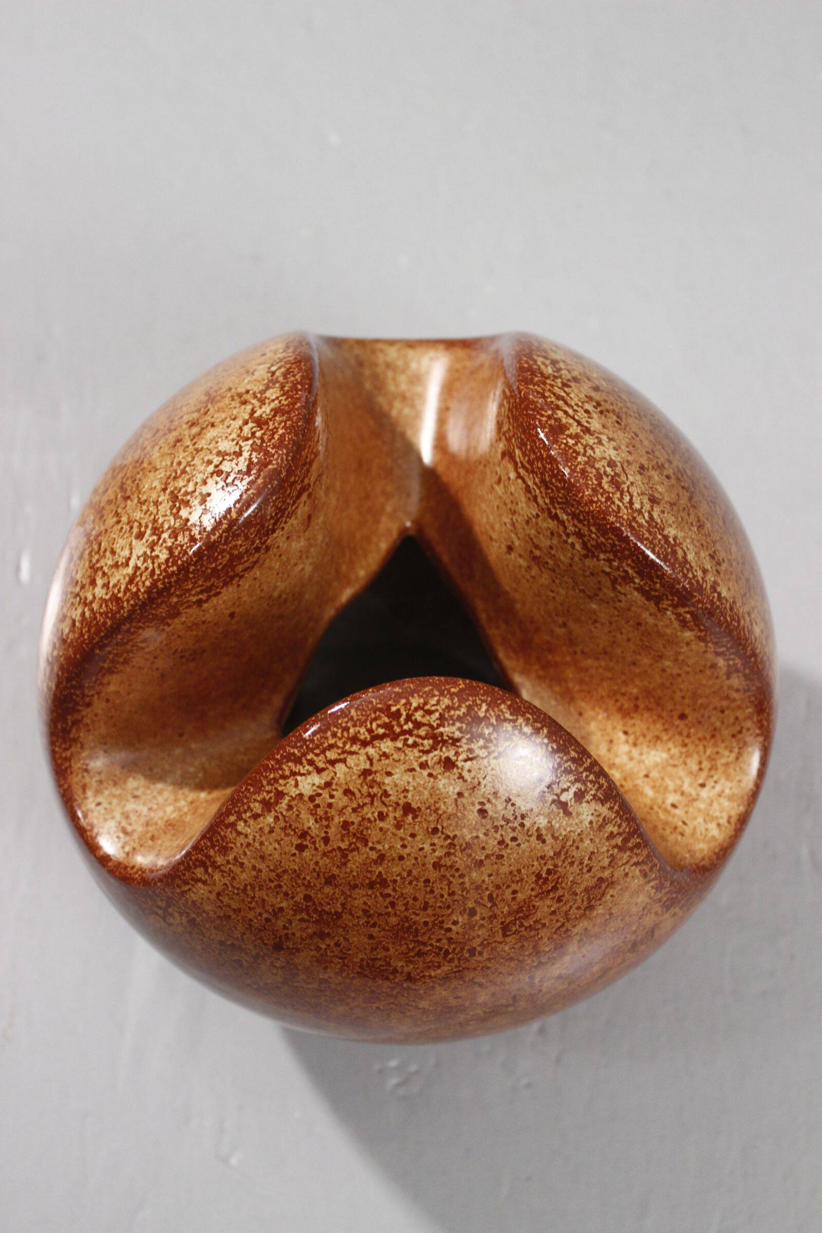 Roberto Rigon & Bertoncello Ceramiche trilobed sphere vase Italy 1970