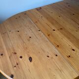 Round solid pine dining table with 2 extensions