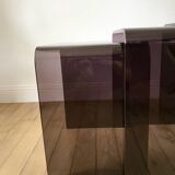 Ensemble de 3 tables basses gigognes en plexi fumé / violet années 70