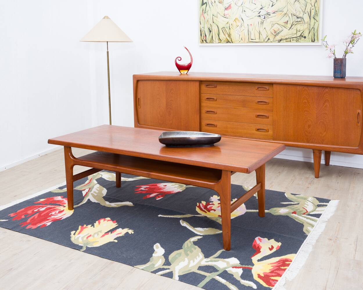 Table basse danoise en teck par Nils Bach, années