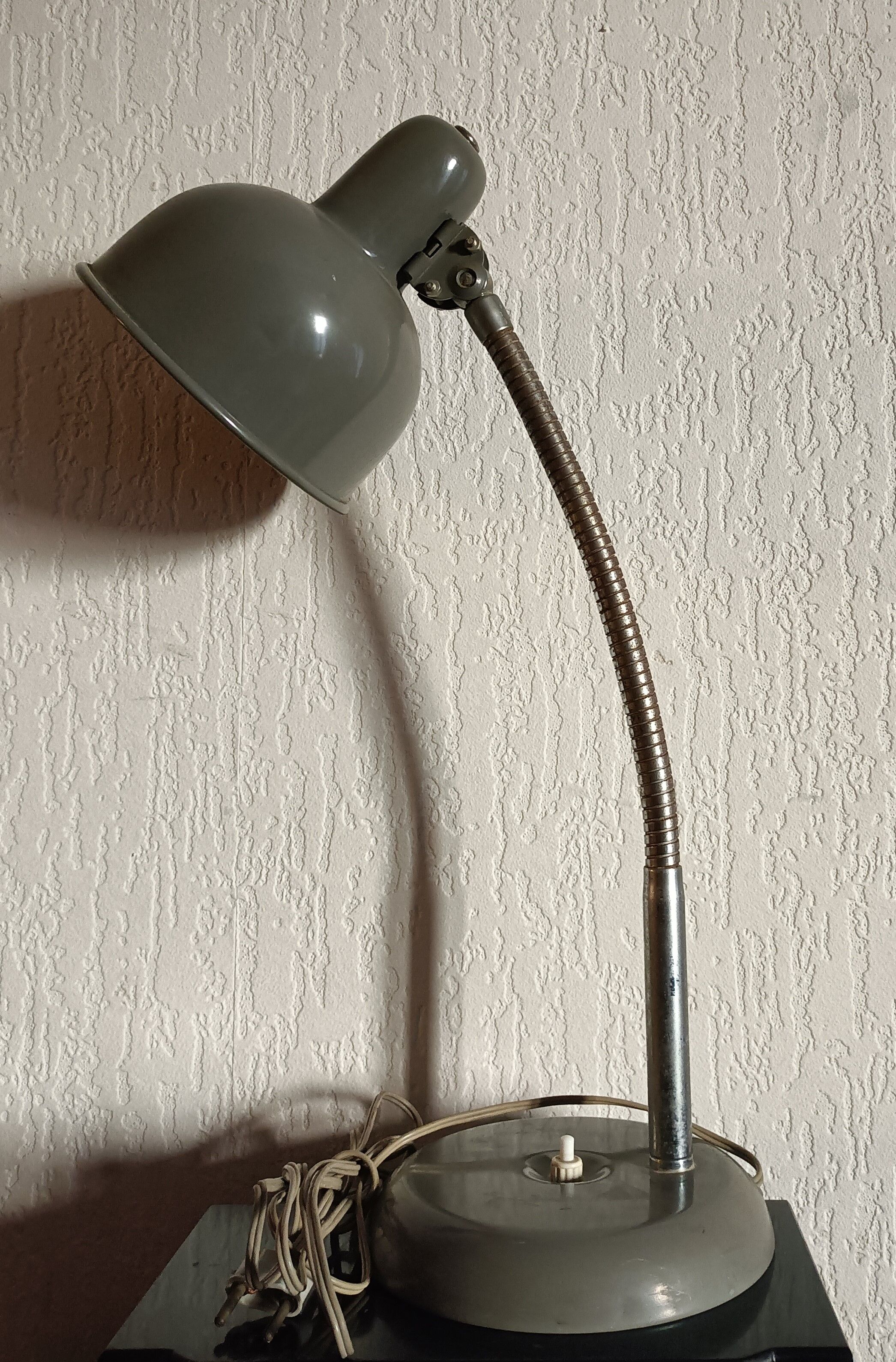 Old workshop lamp, articulated, very good condition, year 50