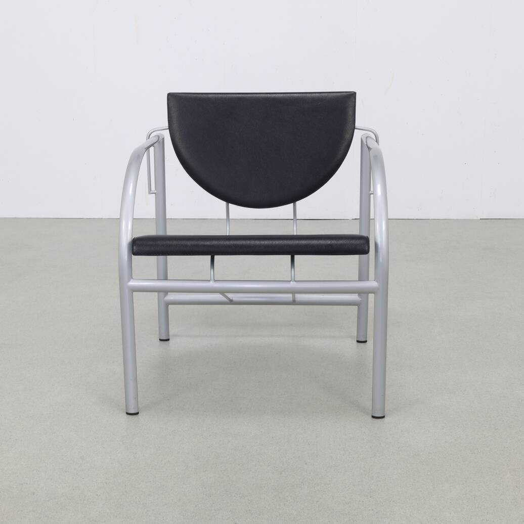 2 fauteuils postmodernes « Kokatu » en cuir par MA Ciganda pour Akaba, années 1980