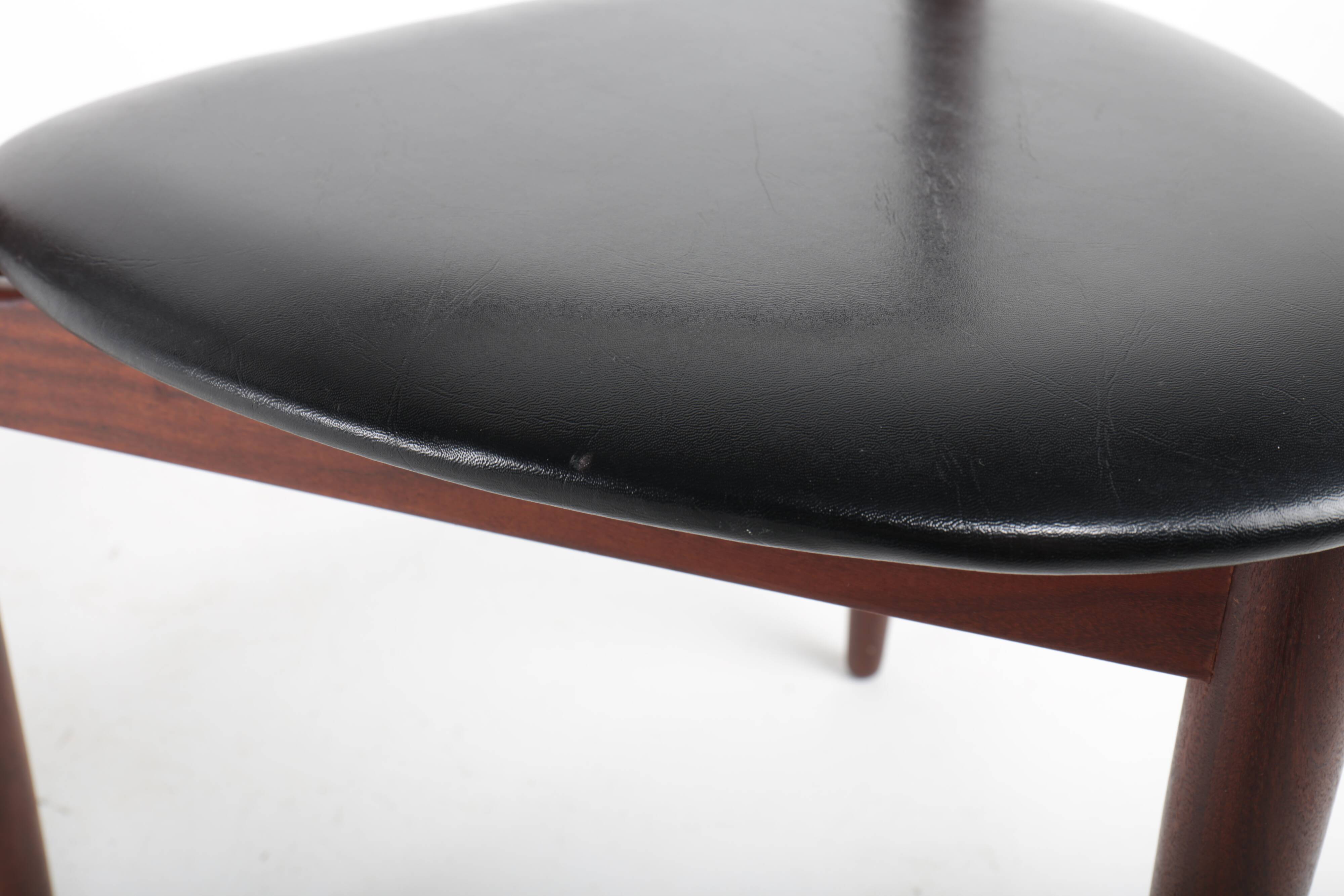 Pair of "Roundette" chairs by Hans Olsen for Frem Rolje, Denmark