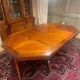 Solid wood table - classic style - very good condition