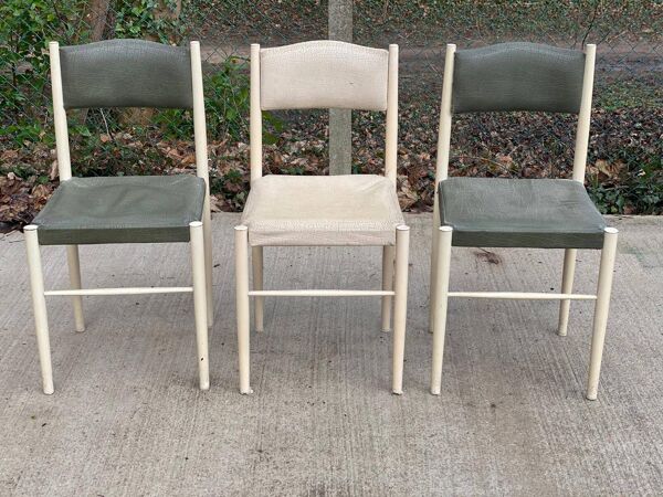 3 chaises scandinaves en acier et cuir blanc et vert