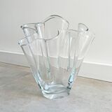 Vase vintage en verre transparent plié - vague