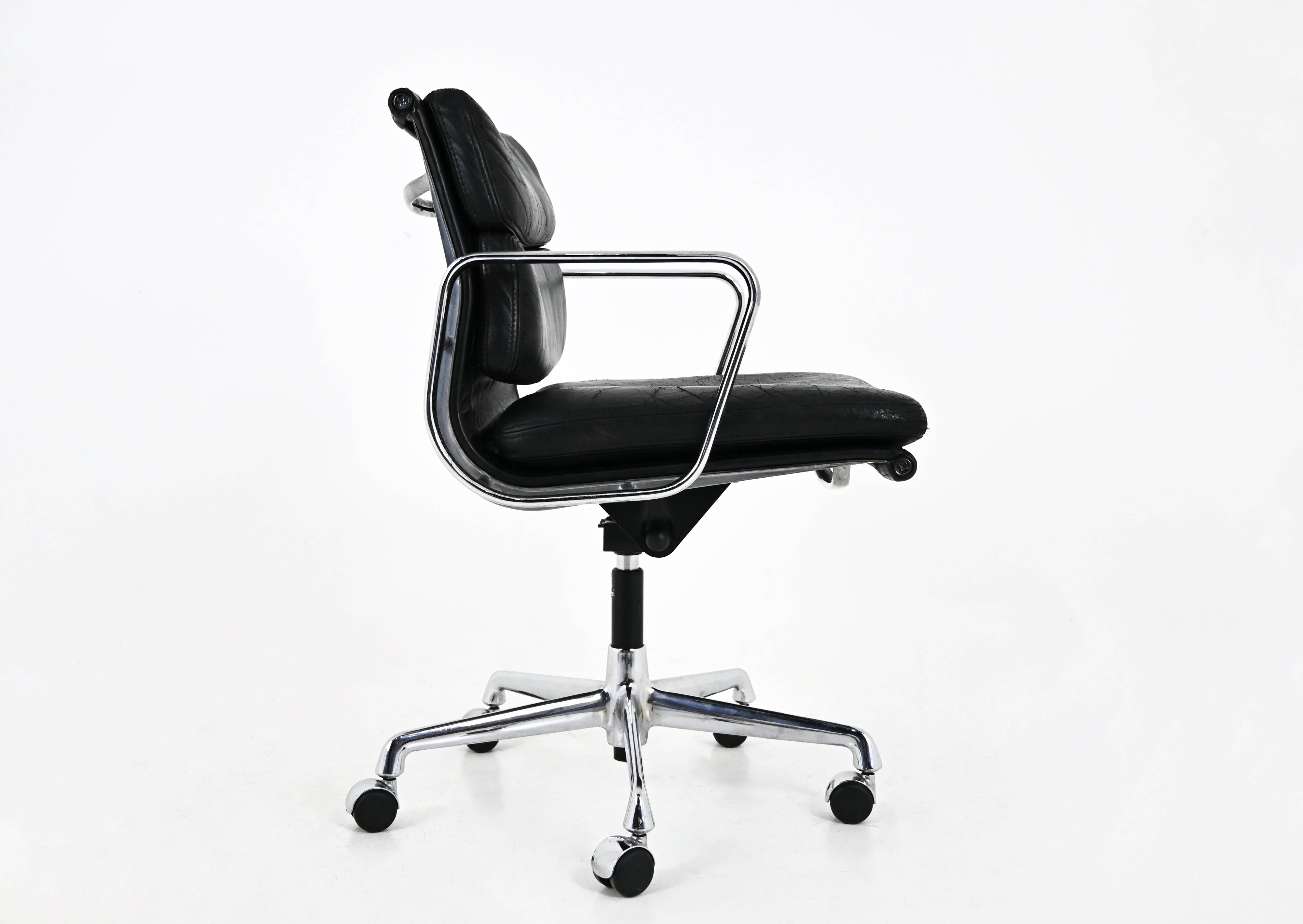 Chaise de bureau par Charles & Ray Eames pour Vitra, 1970s