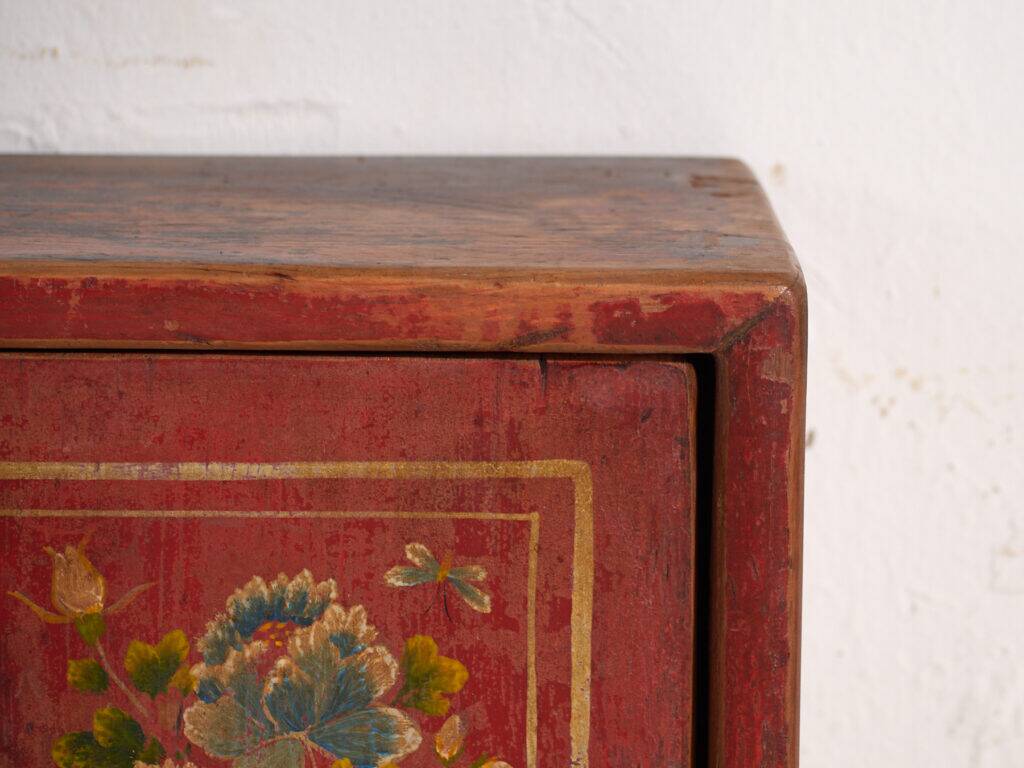 Meuble bas ancien en bois d’orme – Chine, vers 1900