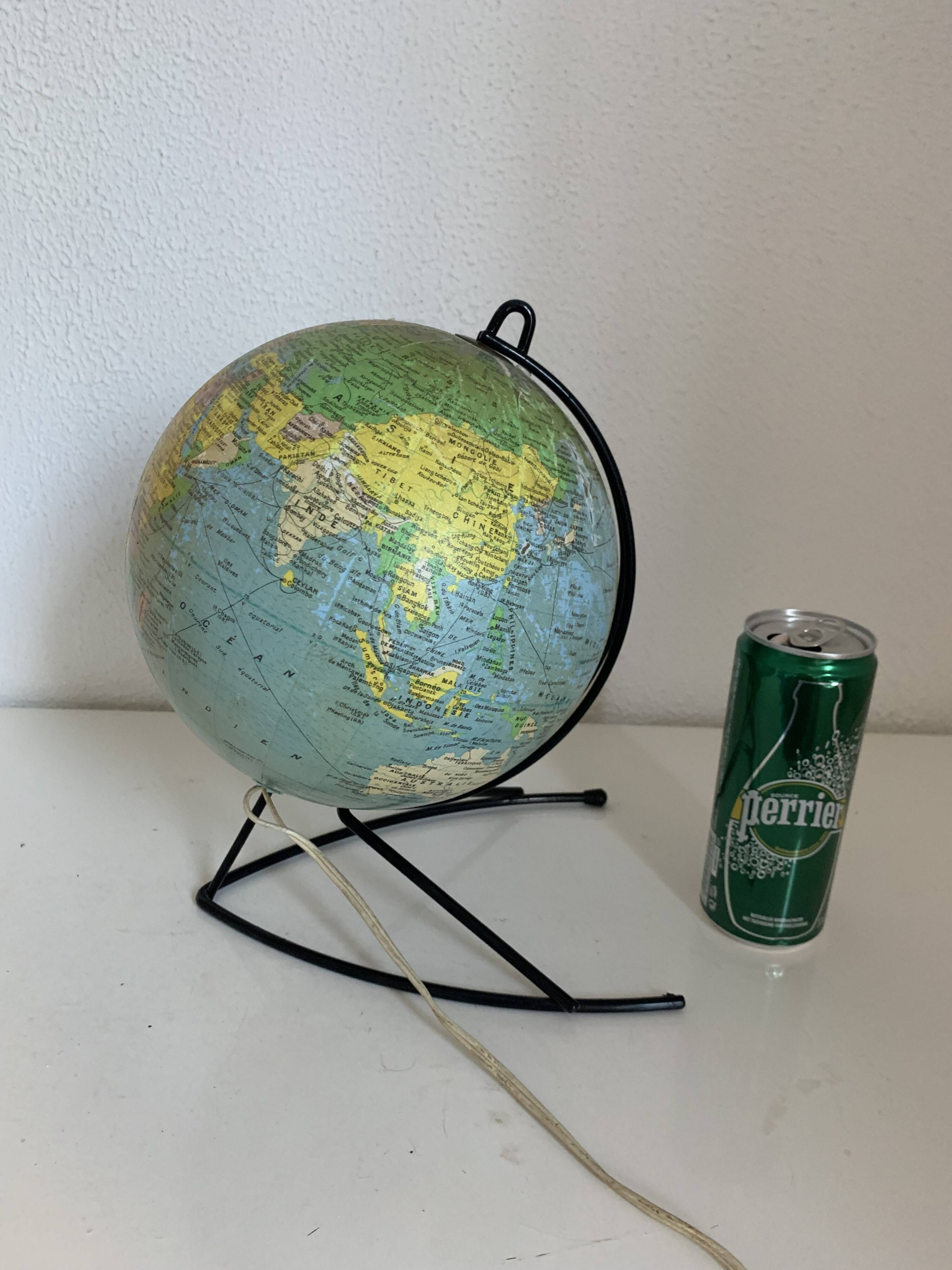 Vintage 1960s Girard et Barrère glass globe - 27 cm