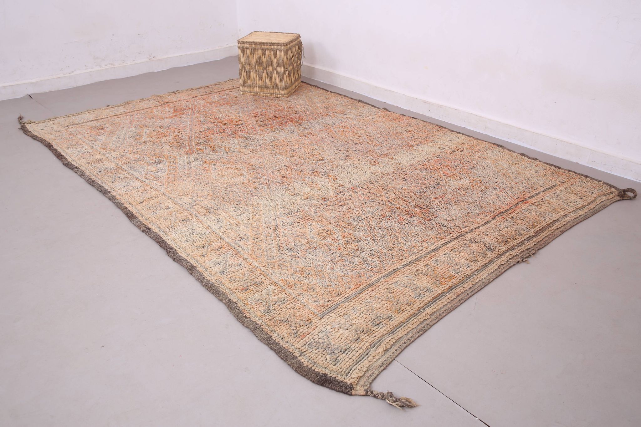 Peach Vintage Moroccan Rug 203 x 302 cm - Berber Wool Rug - Handmade Rug