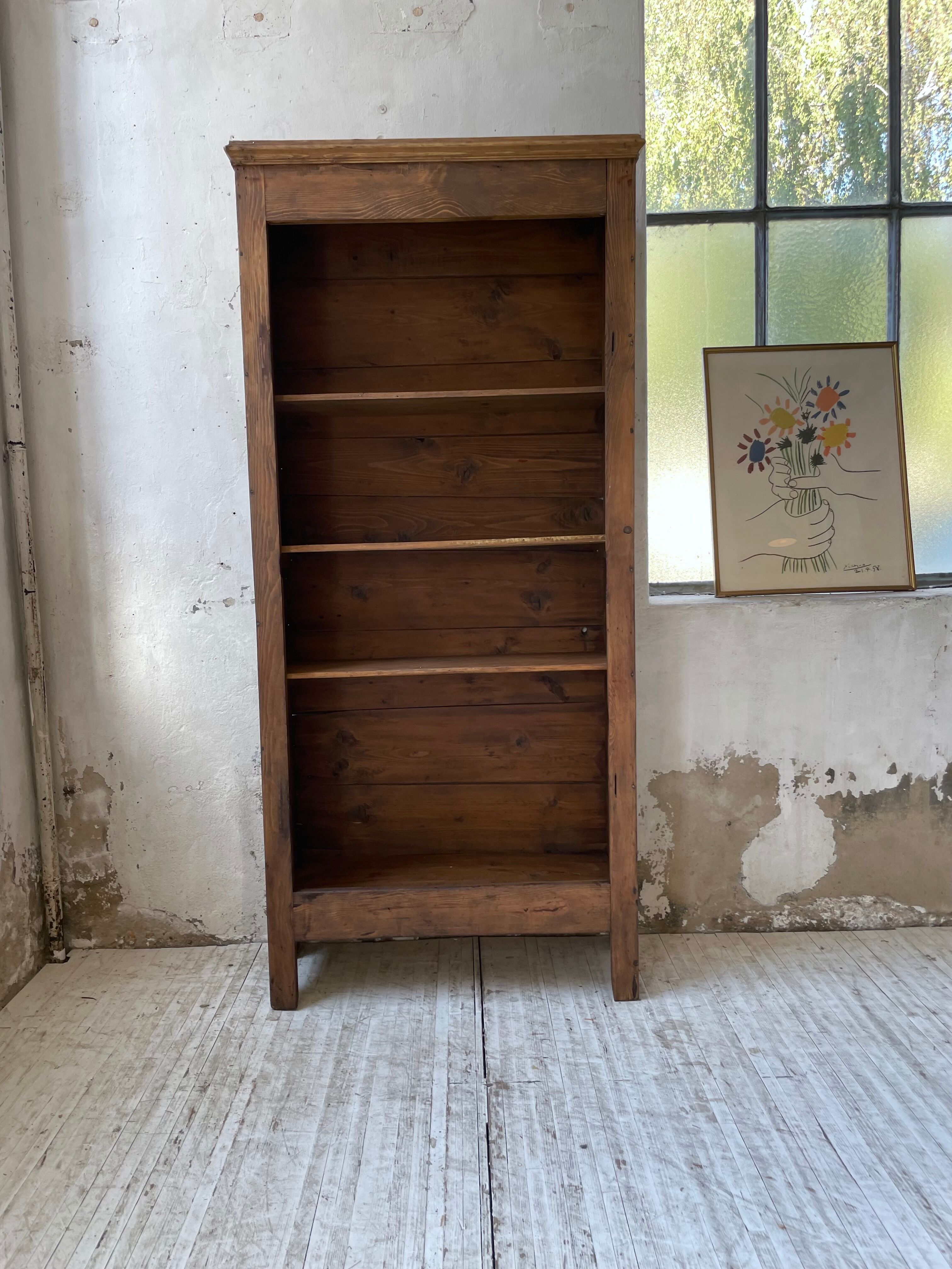 Library bonnetière pine