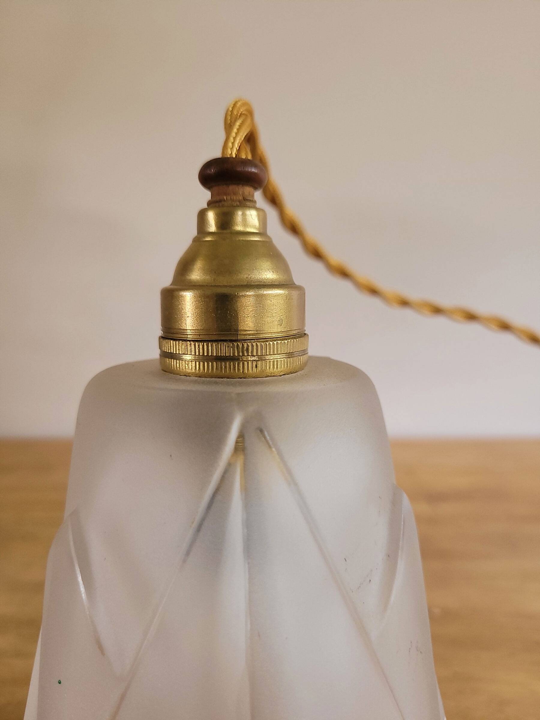 Art Deco suspension style
