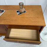 Sideboard with compass feet