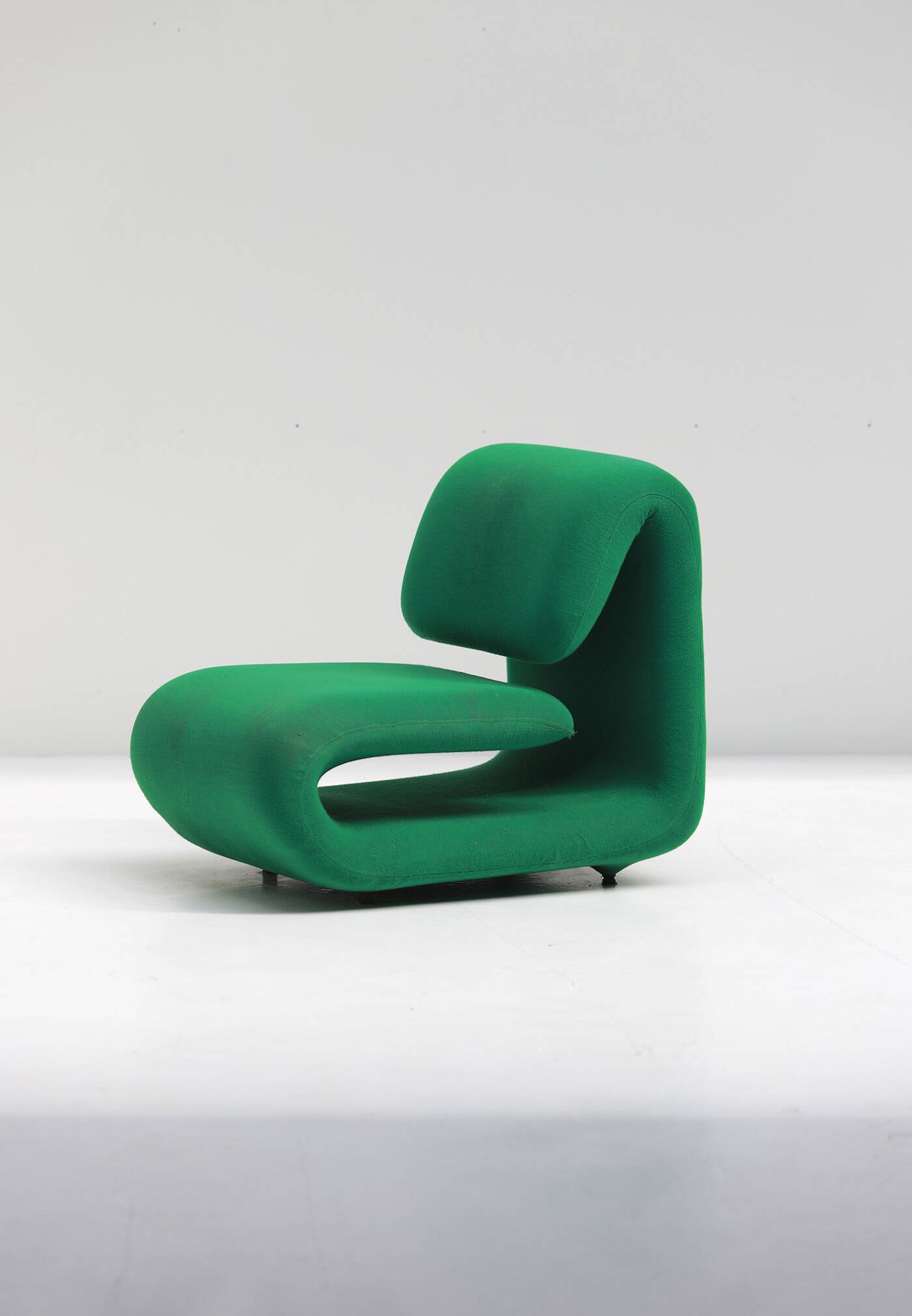 Etienne Henri Martin space age lounge chair Series 1500